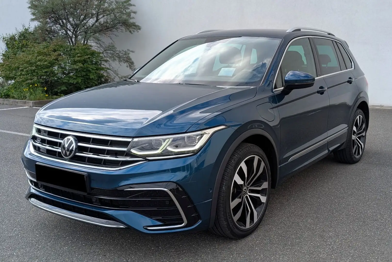 Volkswagen Tiguan R-Line 1,4 TSI HUD ACC AHK DCC IQ Memory Blau - 1