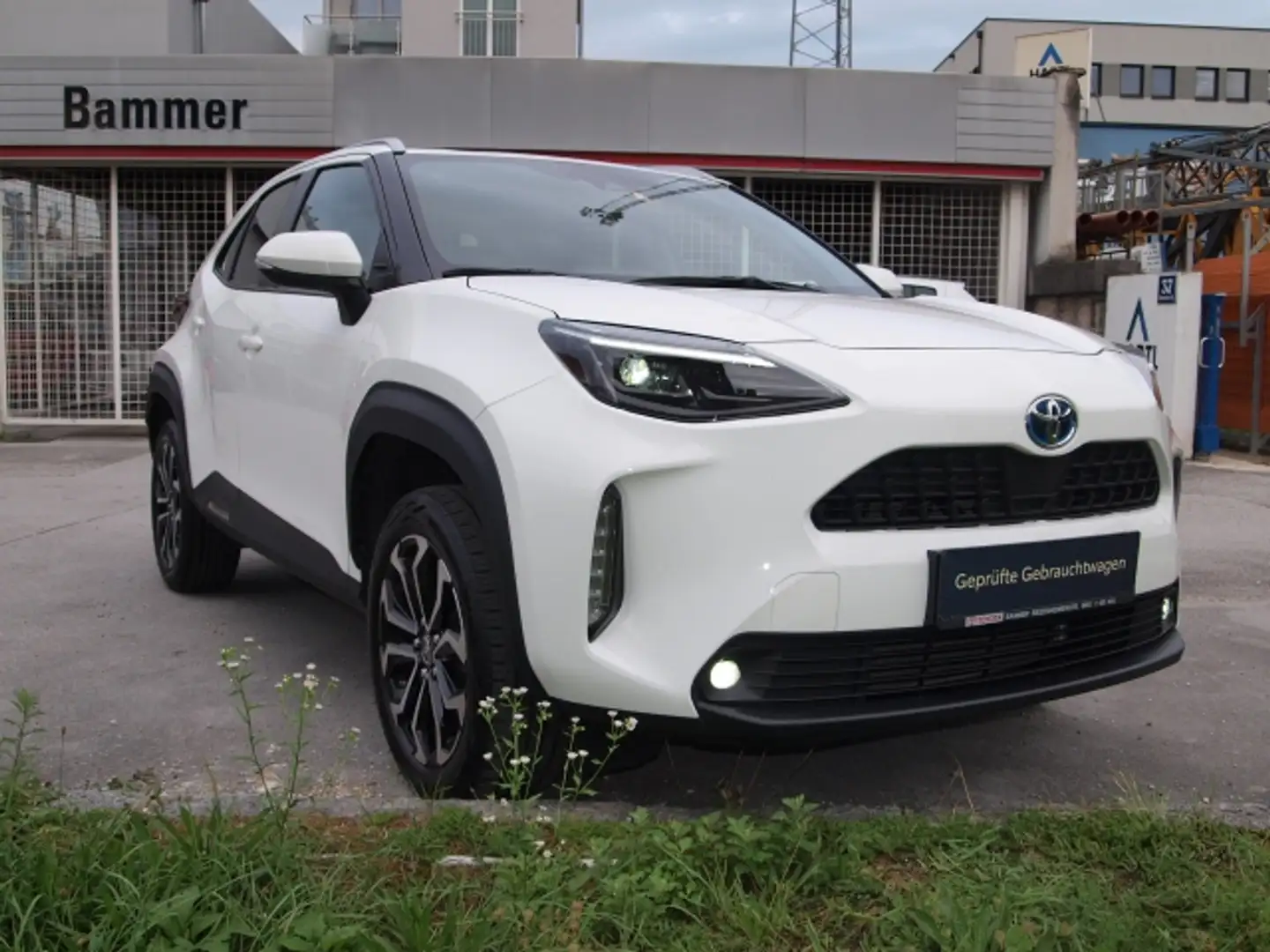 Toyota Yaris Cross Yaris Cross 1,5l Hybrid Active Drive Weiß - 1