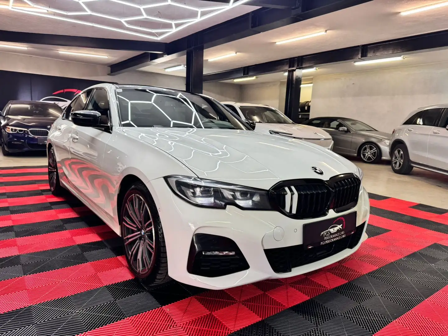 BMW 330 3er-Reihe Diesel Allrad (G20)  xDrive Aut. Weiß - 2