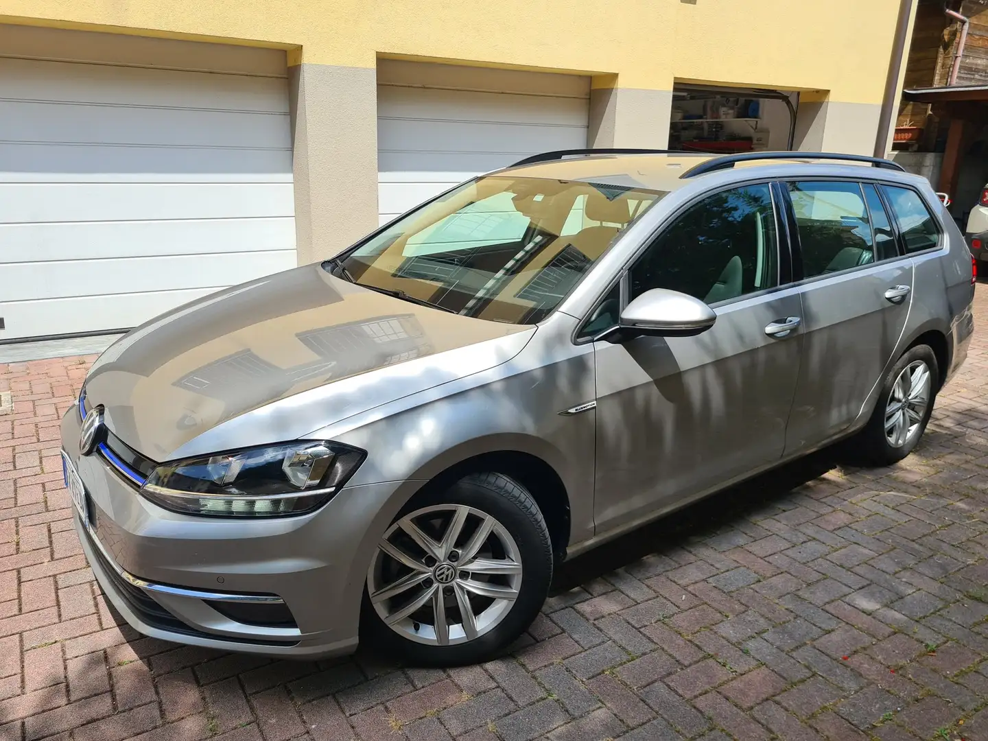 Volkswagen Golf Variant Golf VII 2017 Variant 1.5 tgi Business 130cv dsg Argent - 2