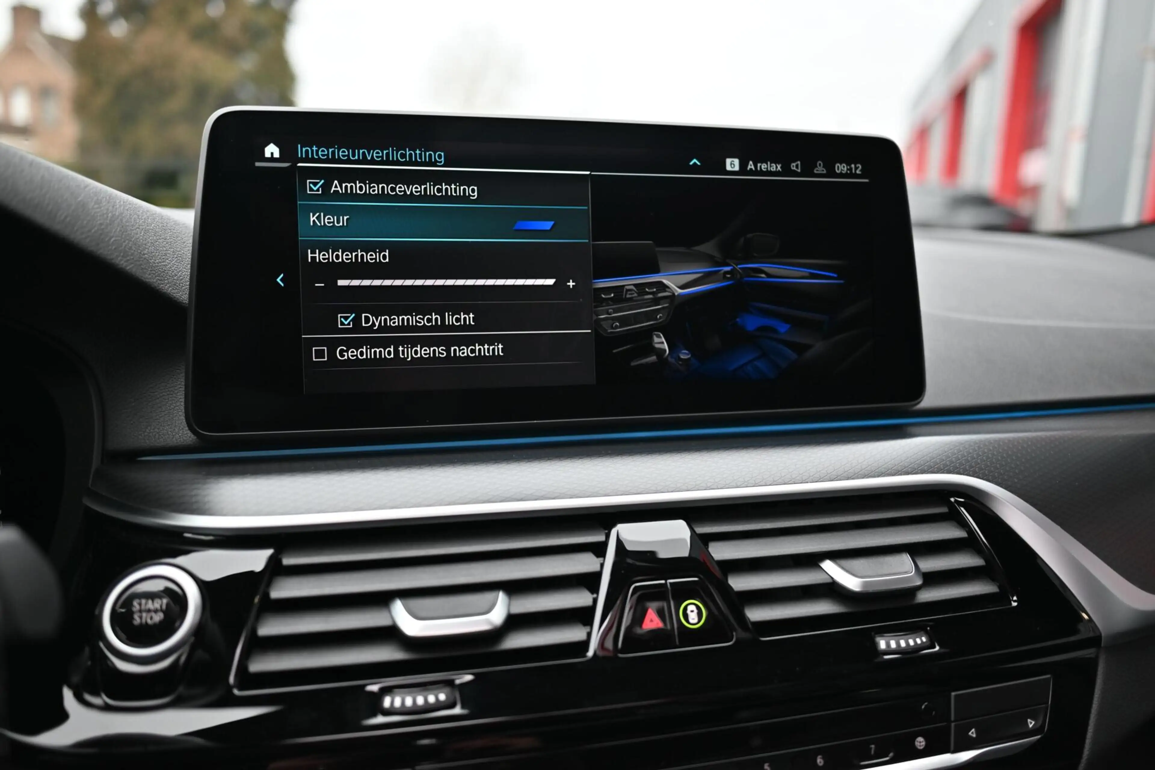 BMW 530 5-serie Touring 530e xDrive M-Sport | Pano | 20'' — photo 38