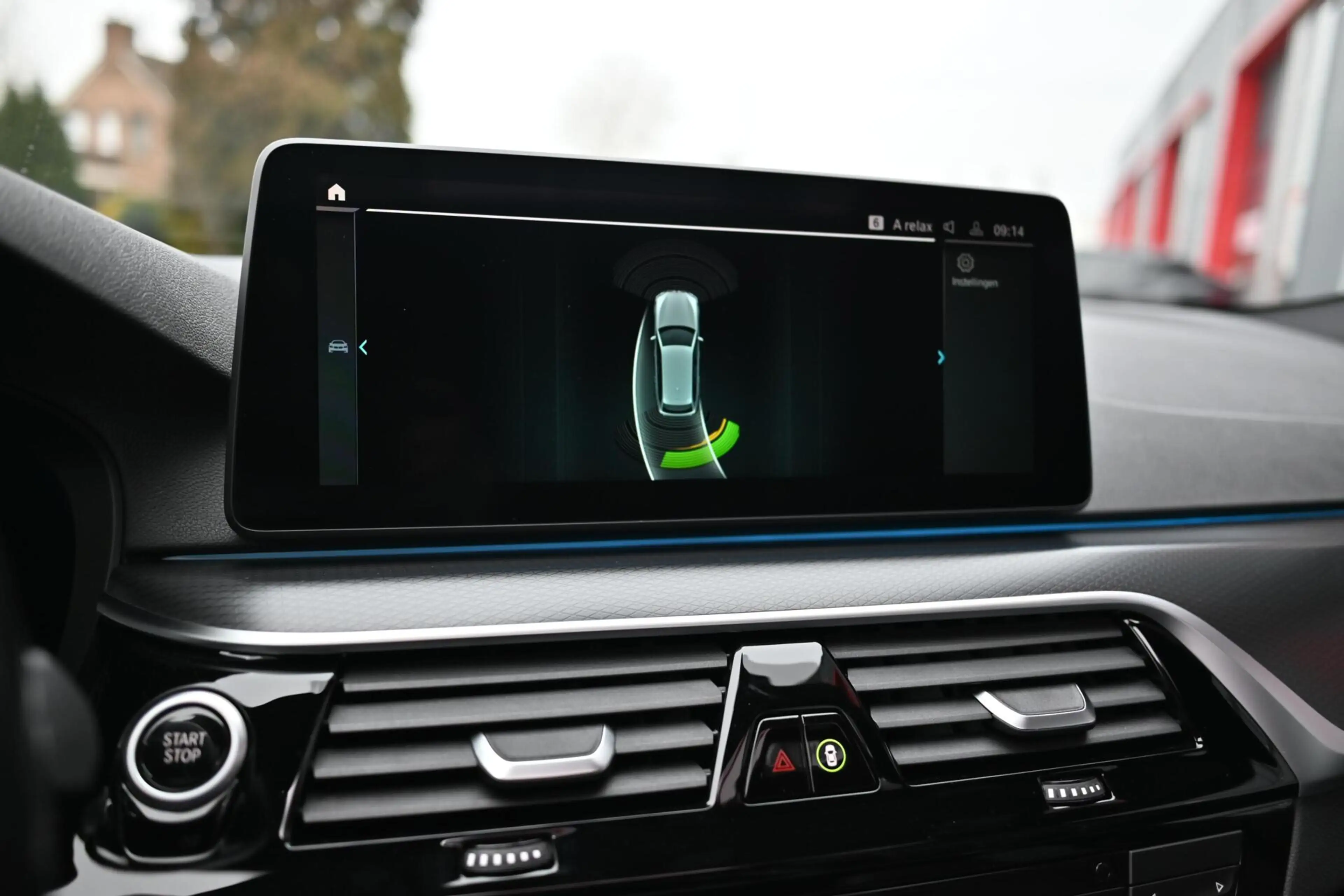 BMW 530 5-serie Touring 530e xDrive M-Sport | Pano | 20'' — photo 41