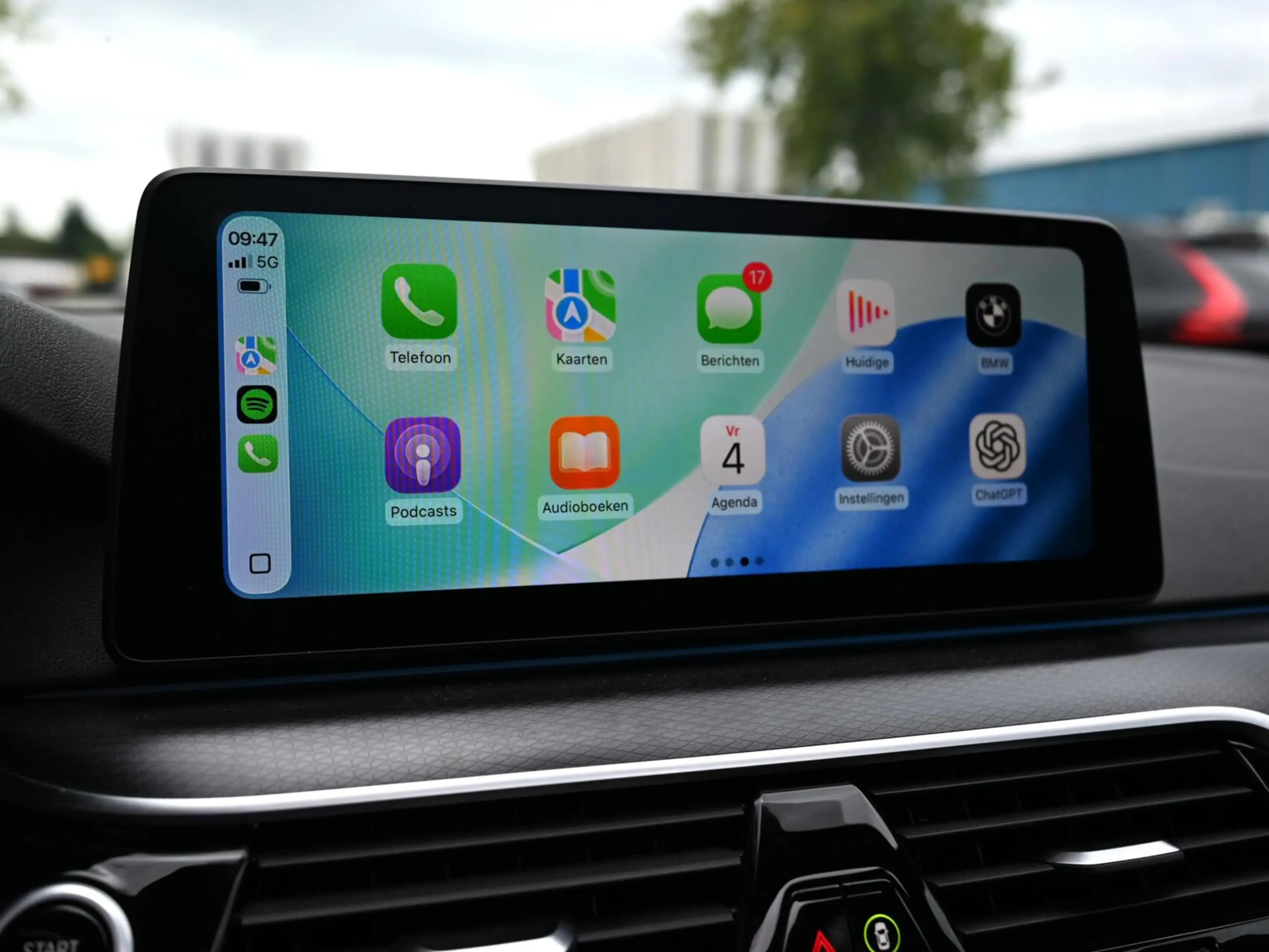 BMW 530 5-serie Touring 530e xDrive M-Sport | Pano | 20'' — photo 10