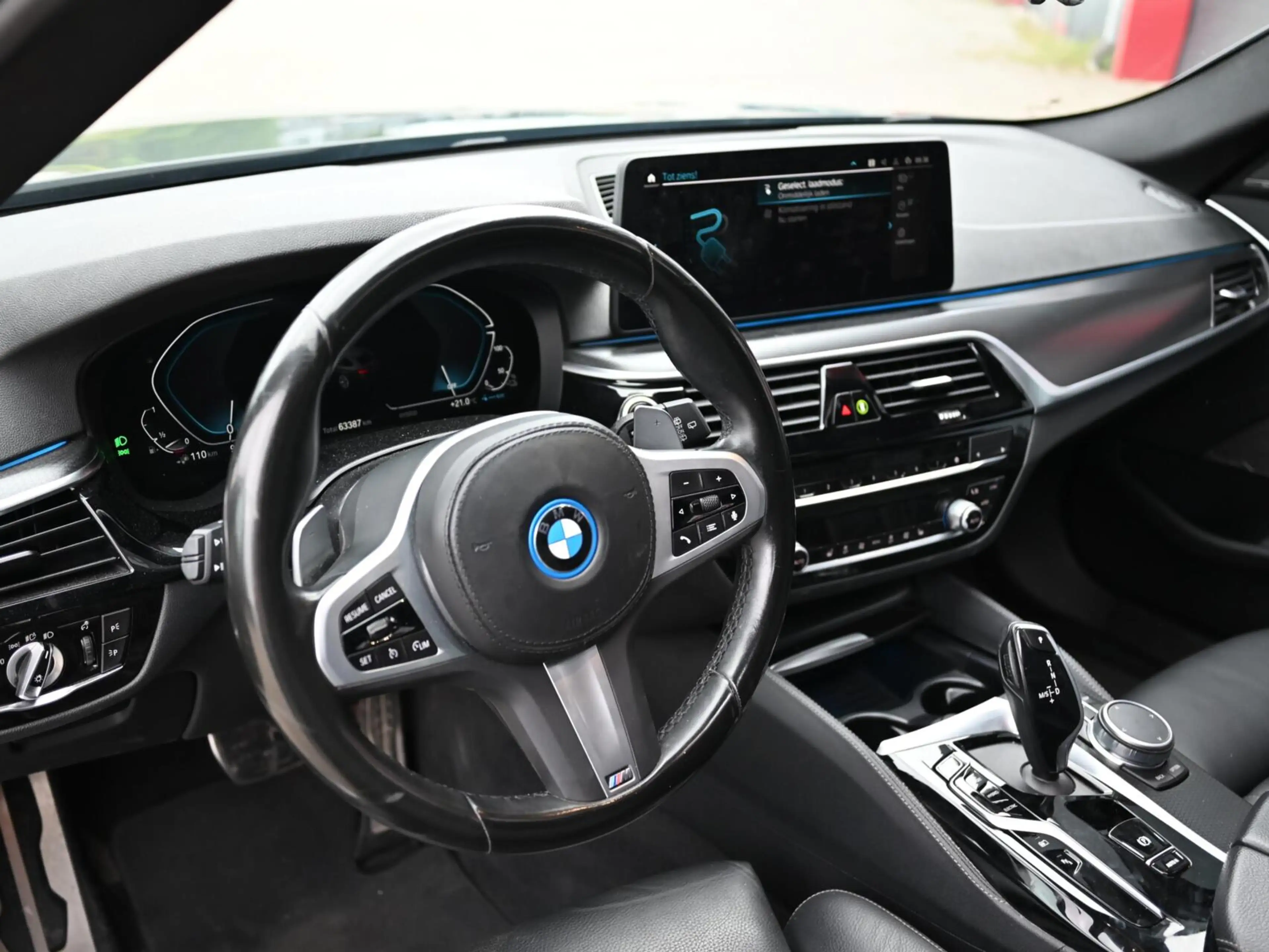 BMW 530 5-serie Touring 530e xDrive M-Sport | Pano | 20'' — photo 21