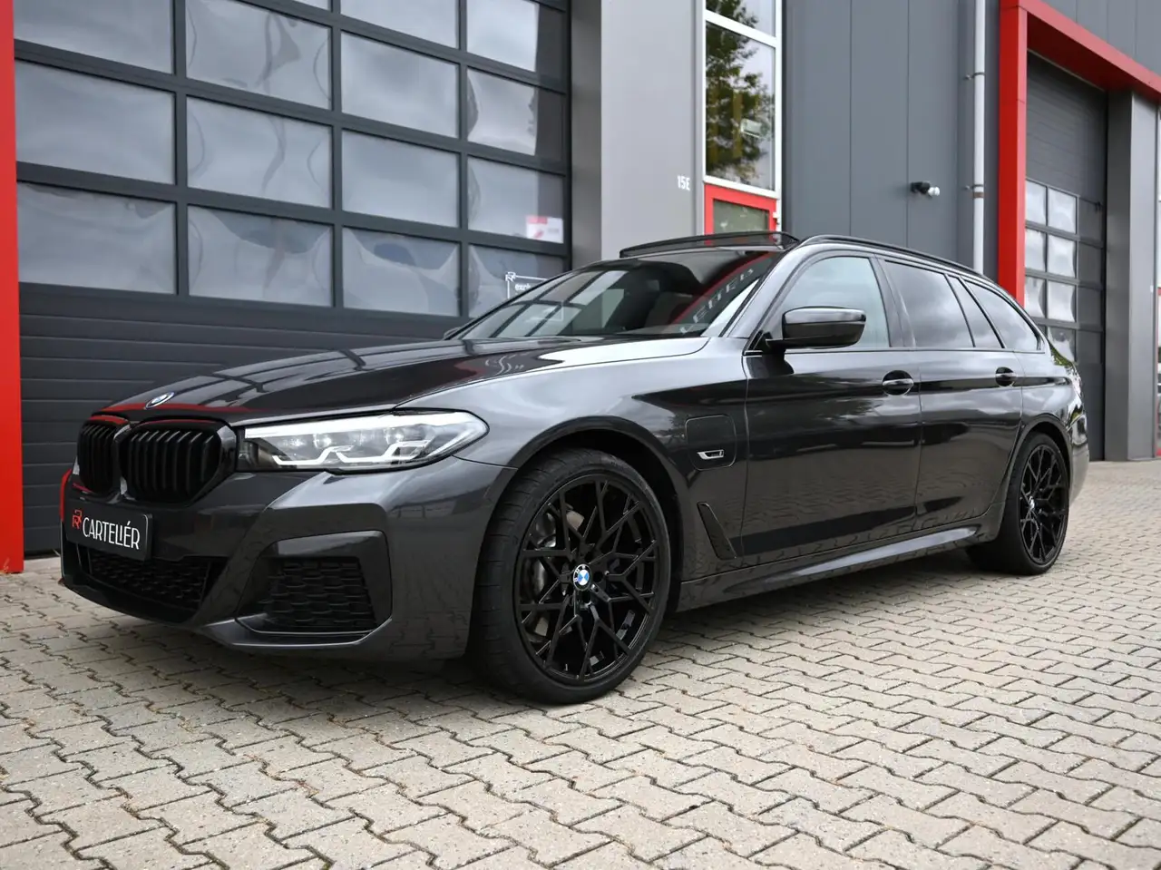 BMW 530 5-serie Touring 530e xDrive M-Sport Pano 20'', миниатюра 19