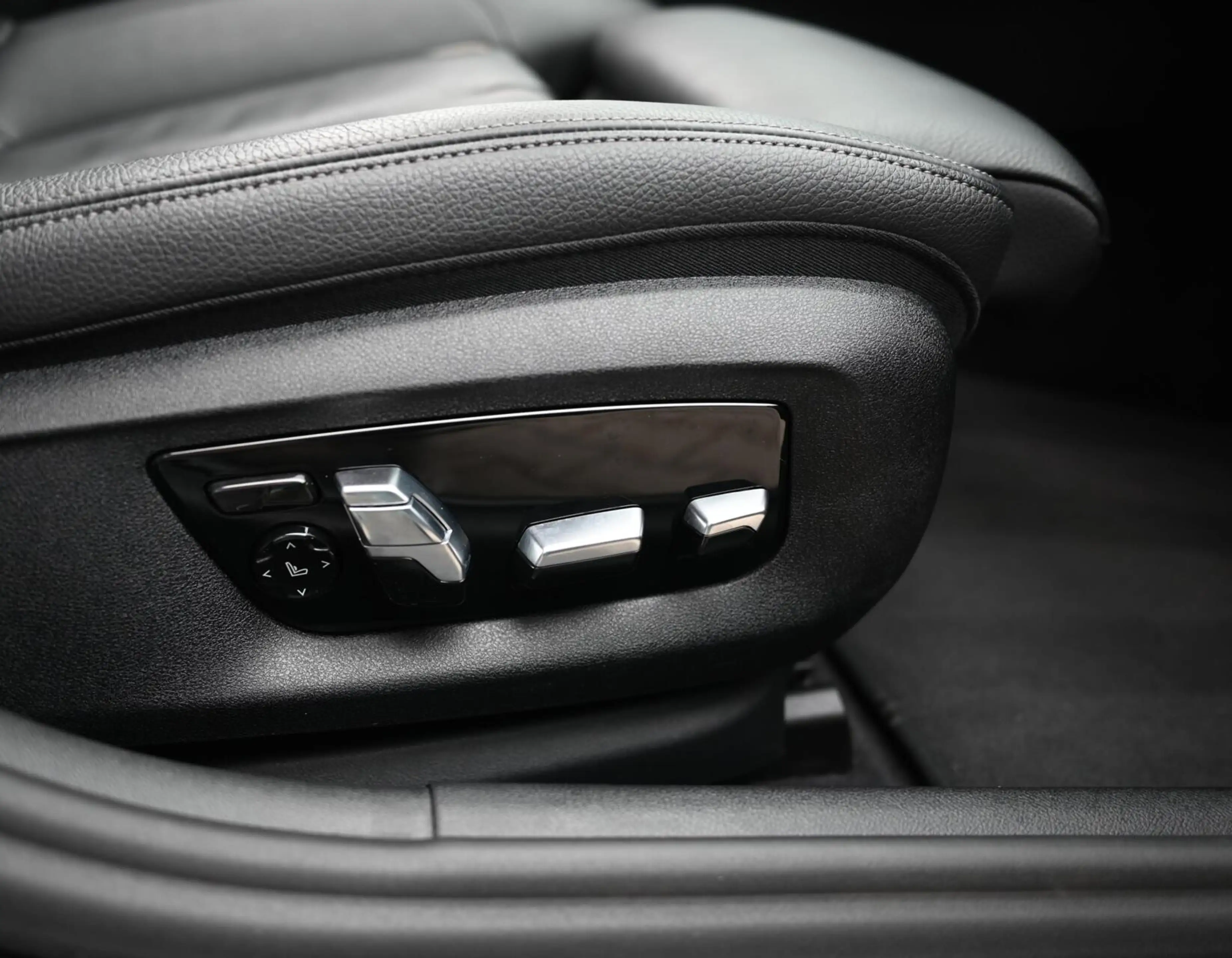 BMW 530 5-serie Touring 530e xDrive M-Sport | Pano | 20'' — photo 47