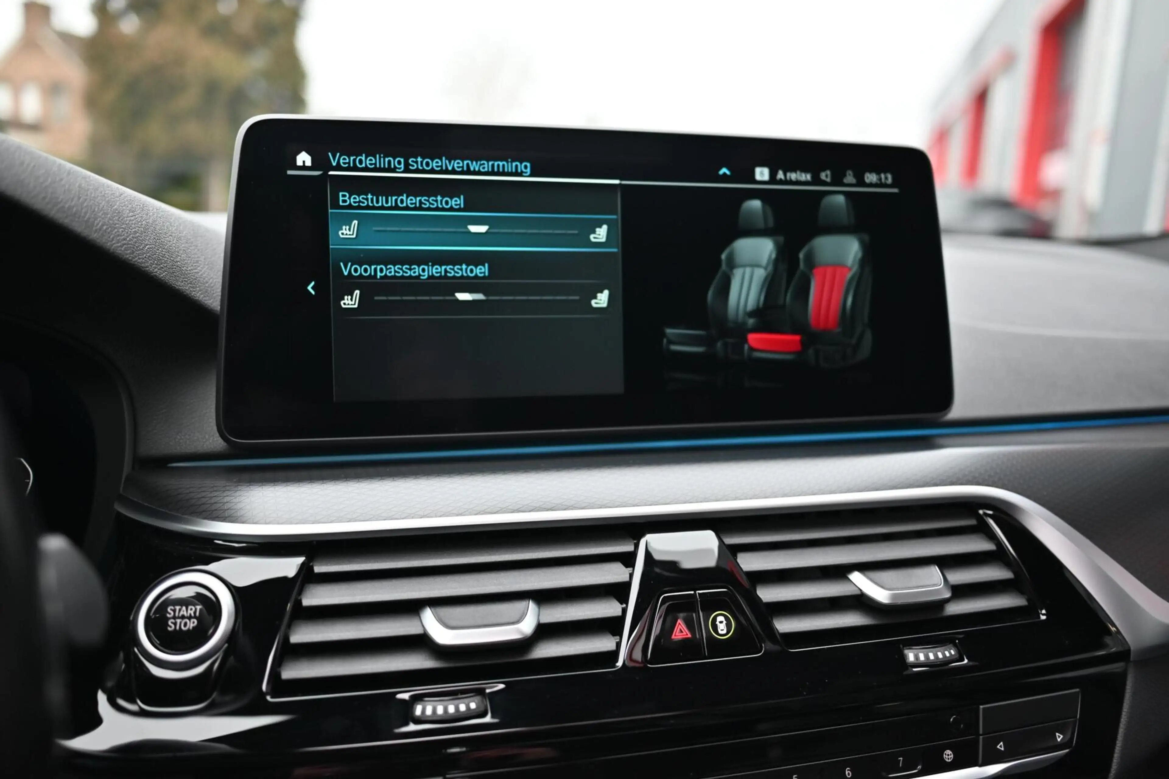 BMW 530 5-serie Touring 530e xDrive M-Sport | Pano | 20'' — photo 35