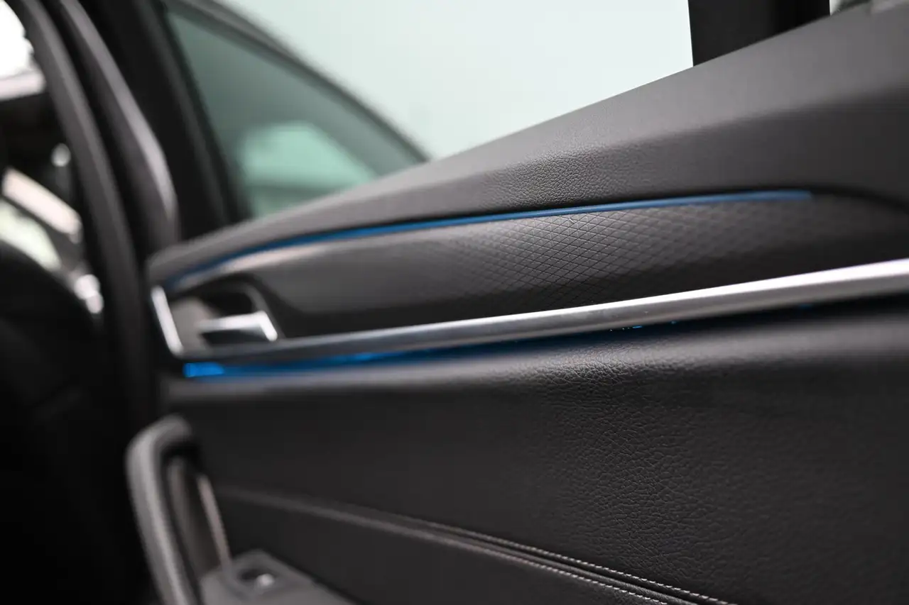 BMW 530 5-serie Touring 530e xDrive M-Sport Pano 20'', миниатюра 25