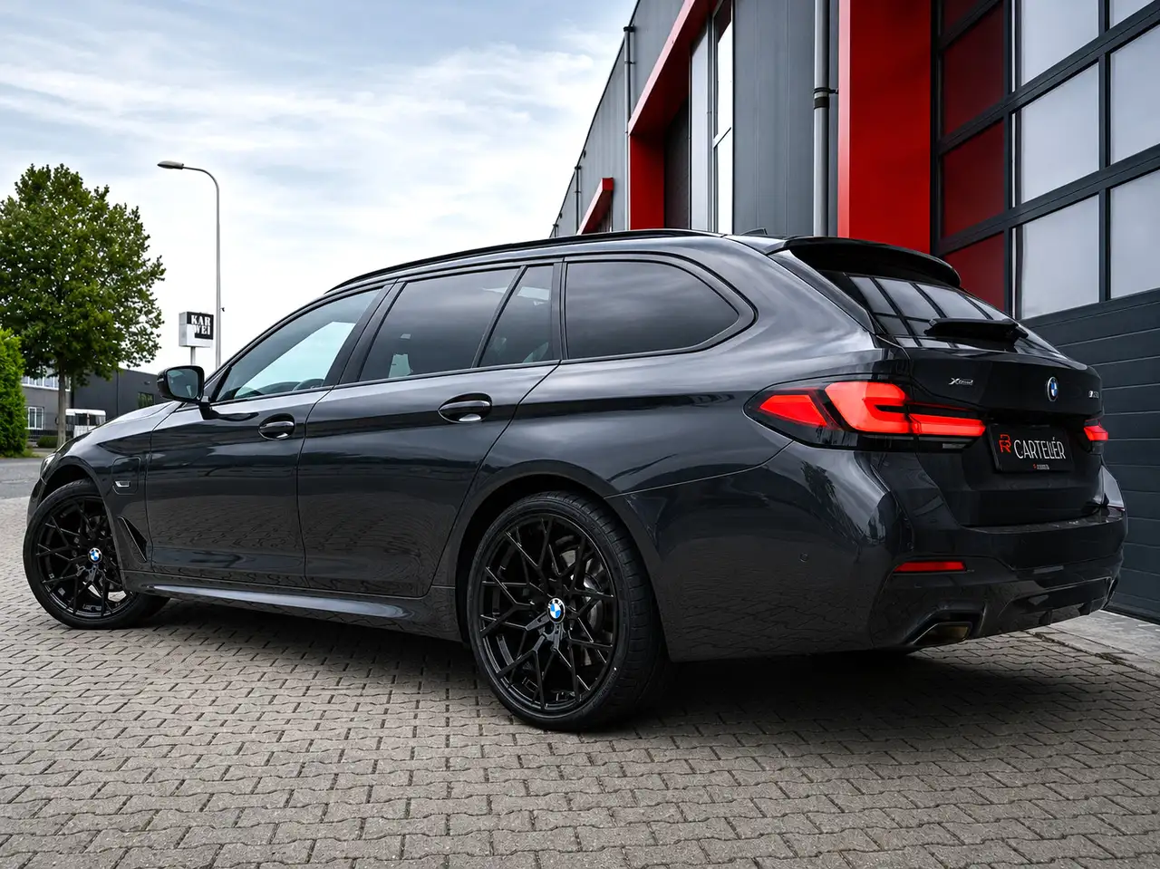 BMW 530 5-serie Touring 530e xDrive M-Sport Pano 20'', миниатюра 2
