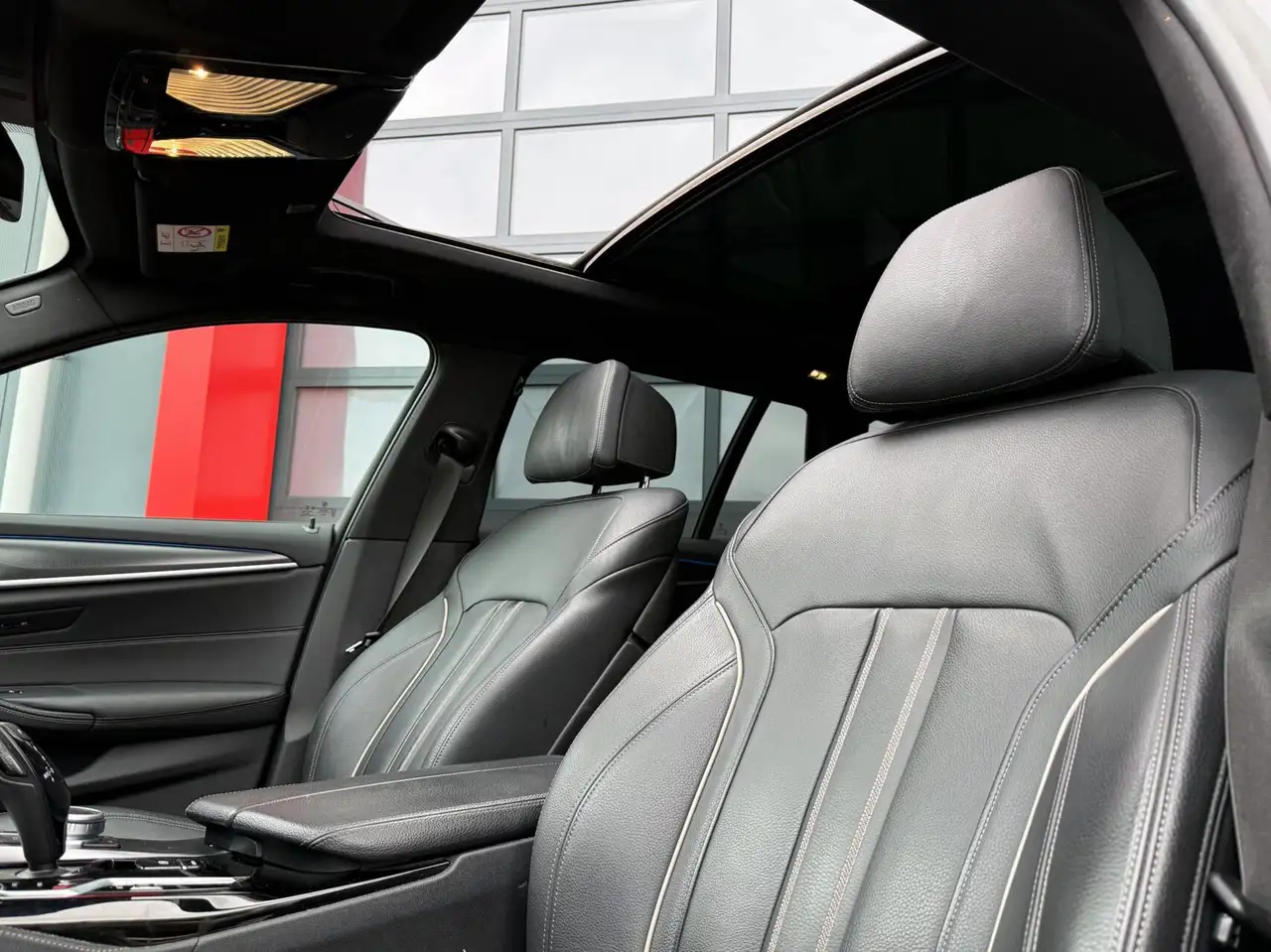 BMW 530 5-serie Touring 530e xDrive M-Sport Pano 20'', миниатюра 3