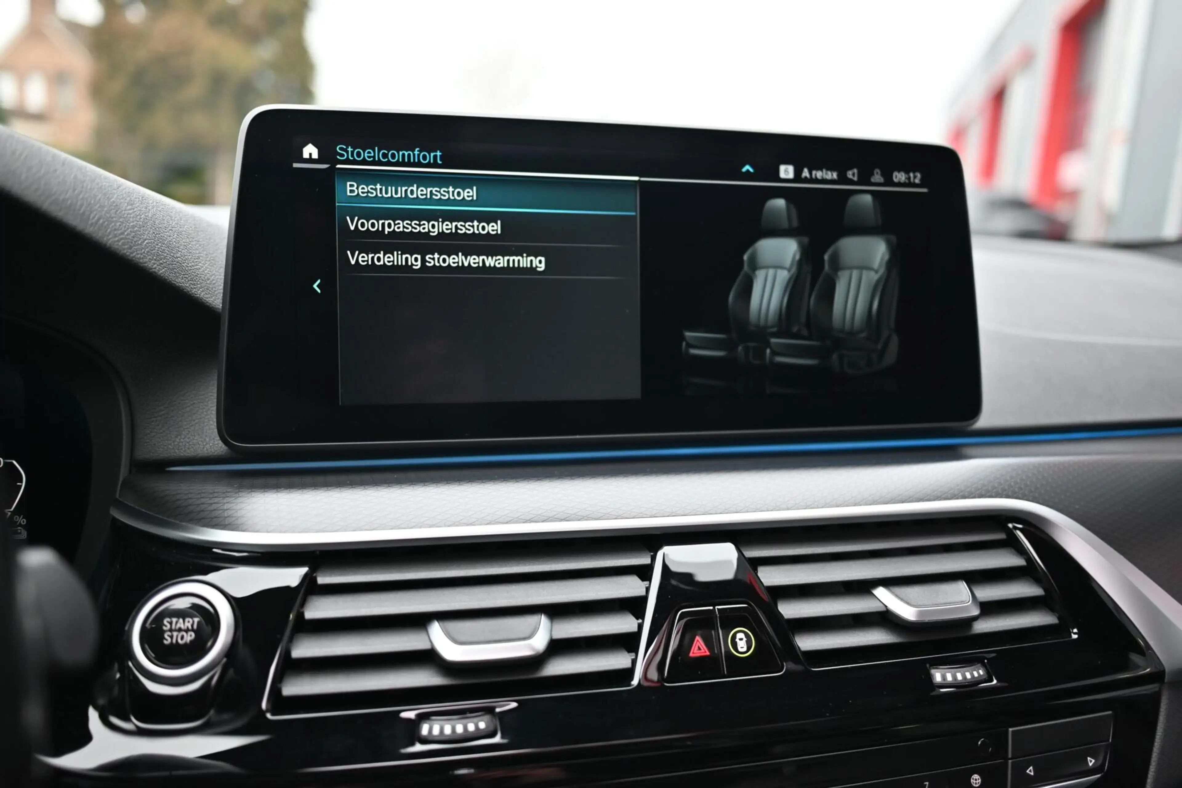 BMW 530 5-serie Touring 530e xDrive M-Sport | Pano | 20'' — photo 37