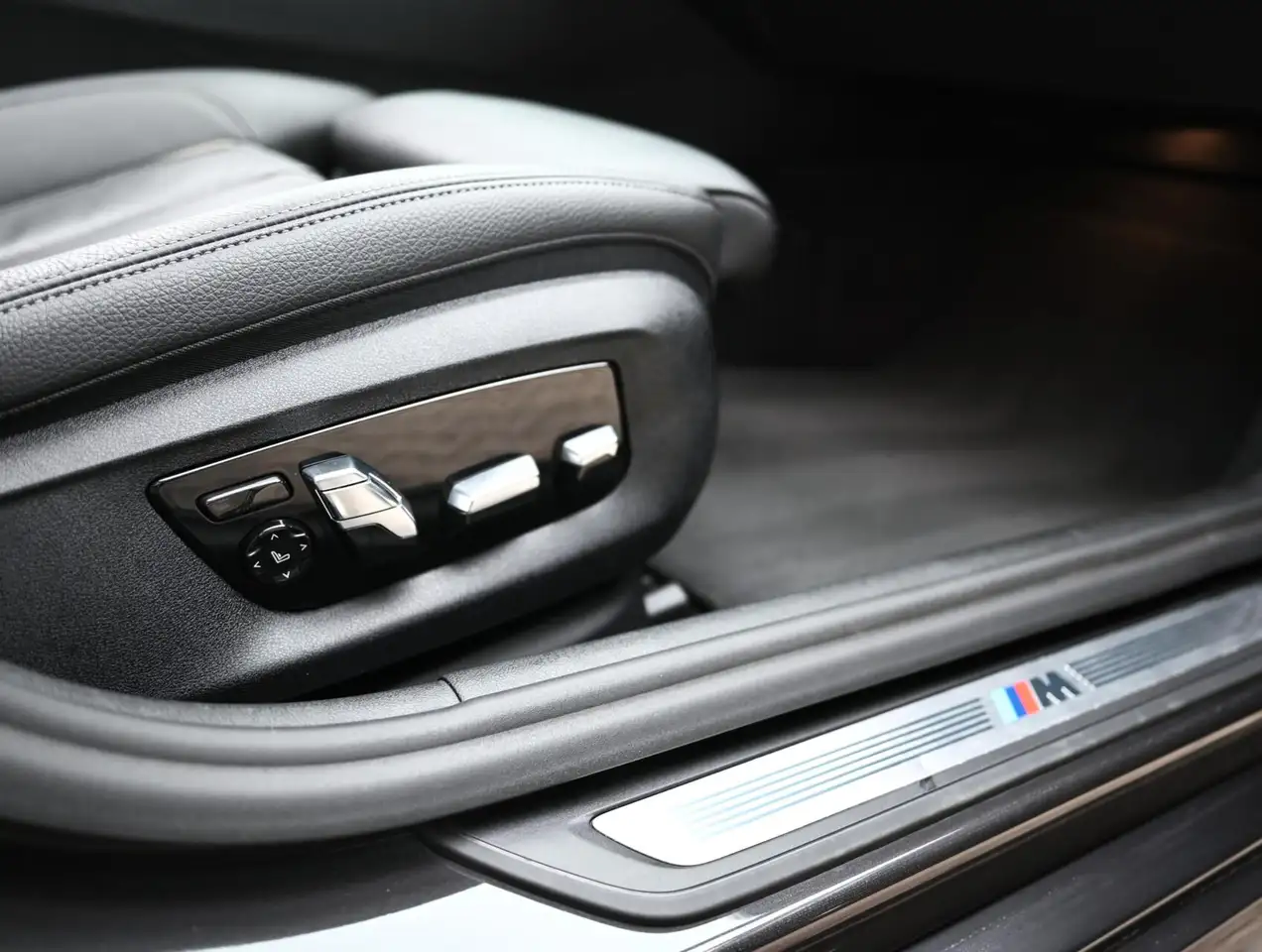 BMW 530 5-serie Touring 530e xDrive M-Sport Pano 20'', миниатюра 7