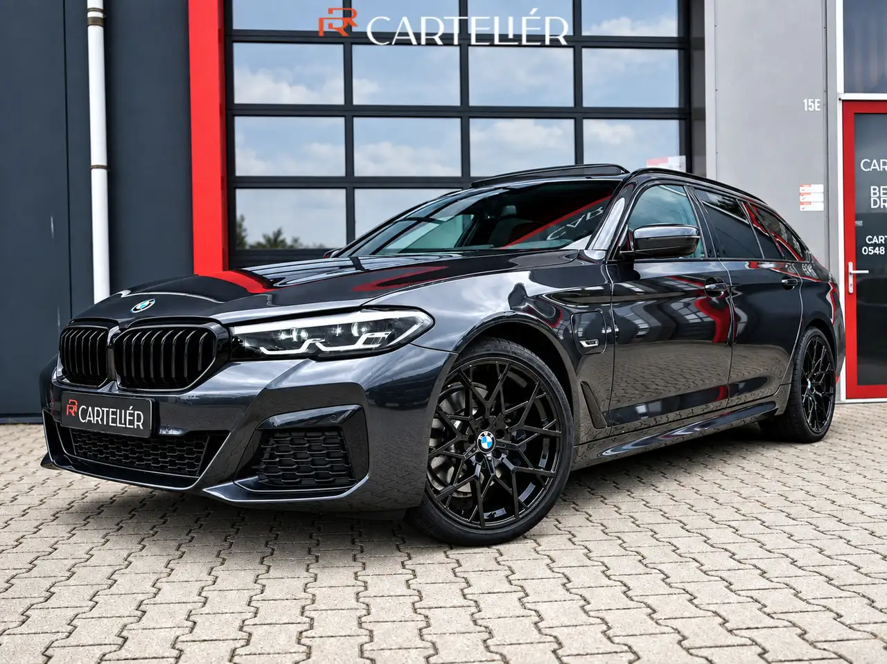 BMW 530 5-serie Touring 530e xDrive M-Sport Pano 20''
