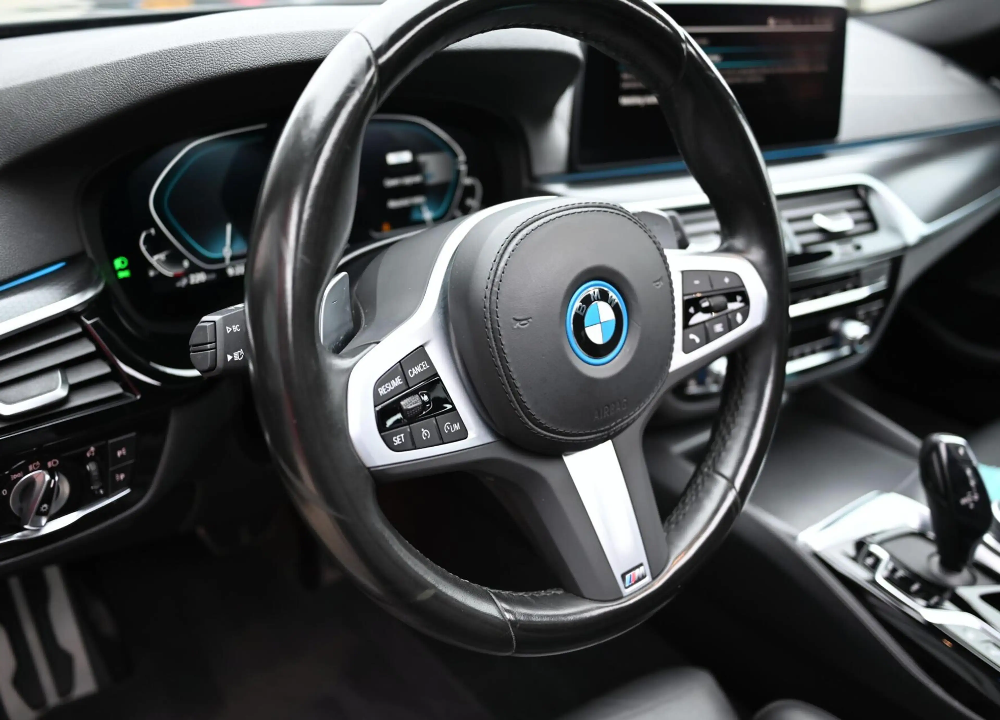 BMW 530 5-serie Touring 530e xDrive M-Sport | Pano | 20'' — photo 6