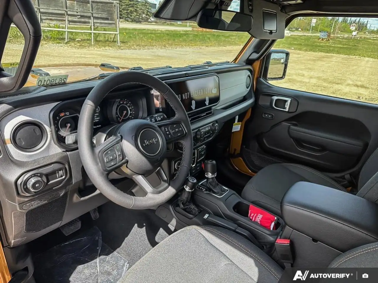 Jeep Wrangler photo Jeep Wrangler