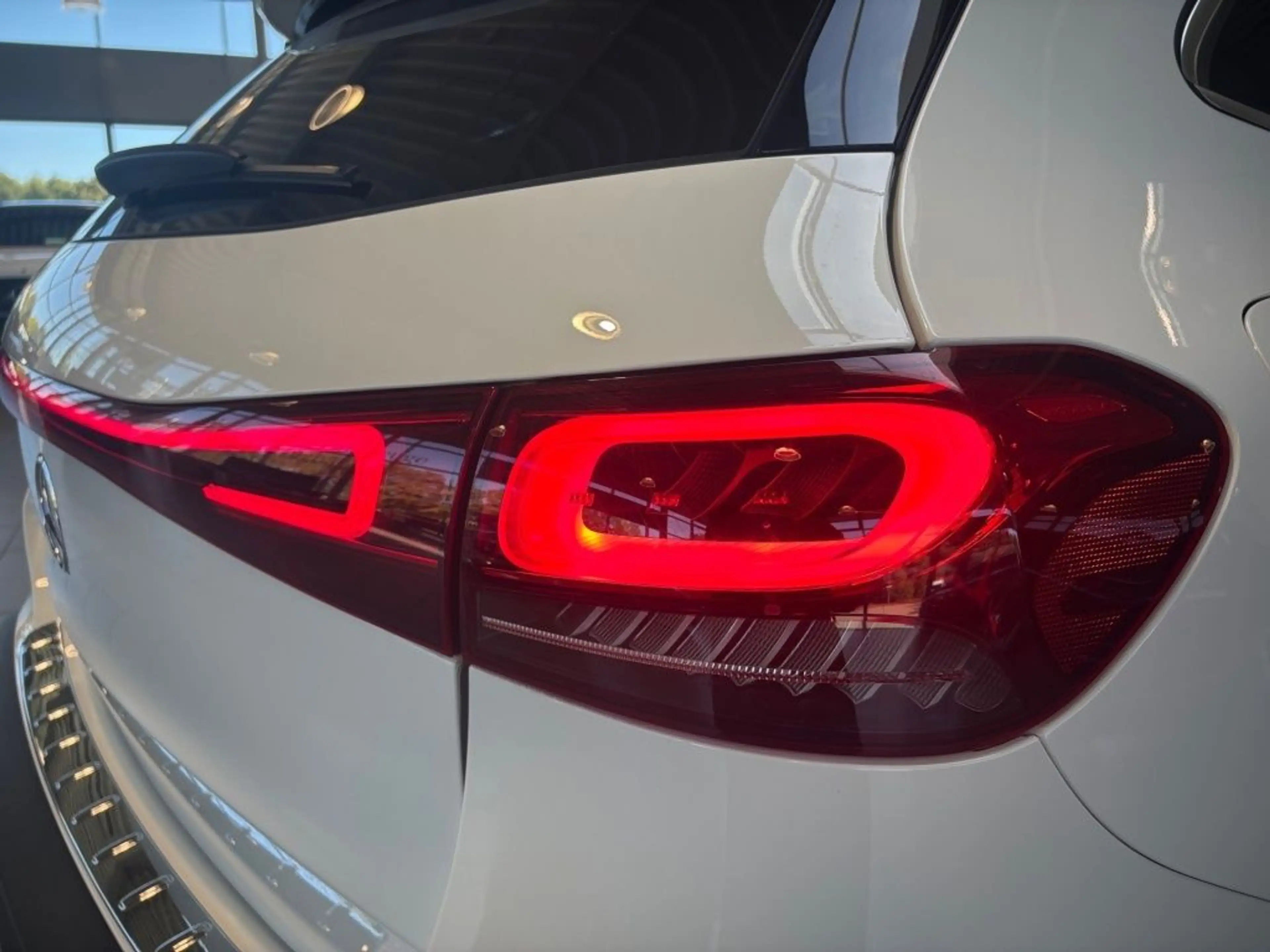 Mercedes-Benz EQA 250 AHK+SHZ+MBUX+AMBIENTE+CARPLAY+KAMERA — photo 11