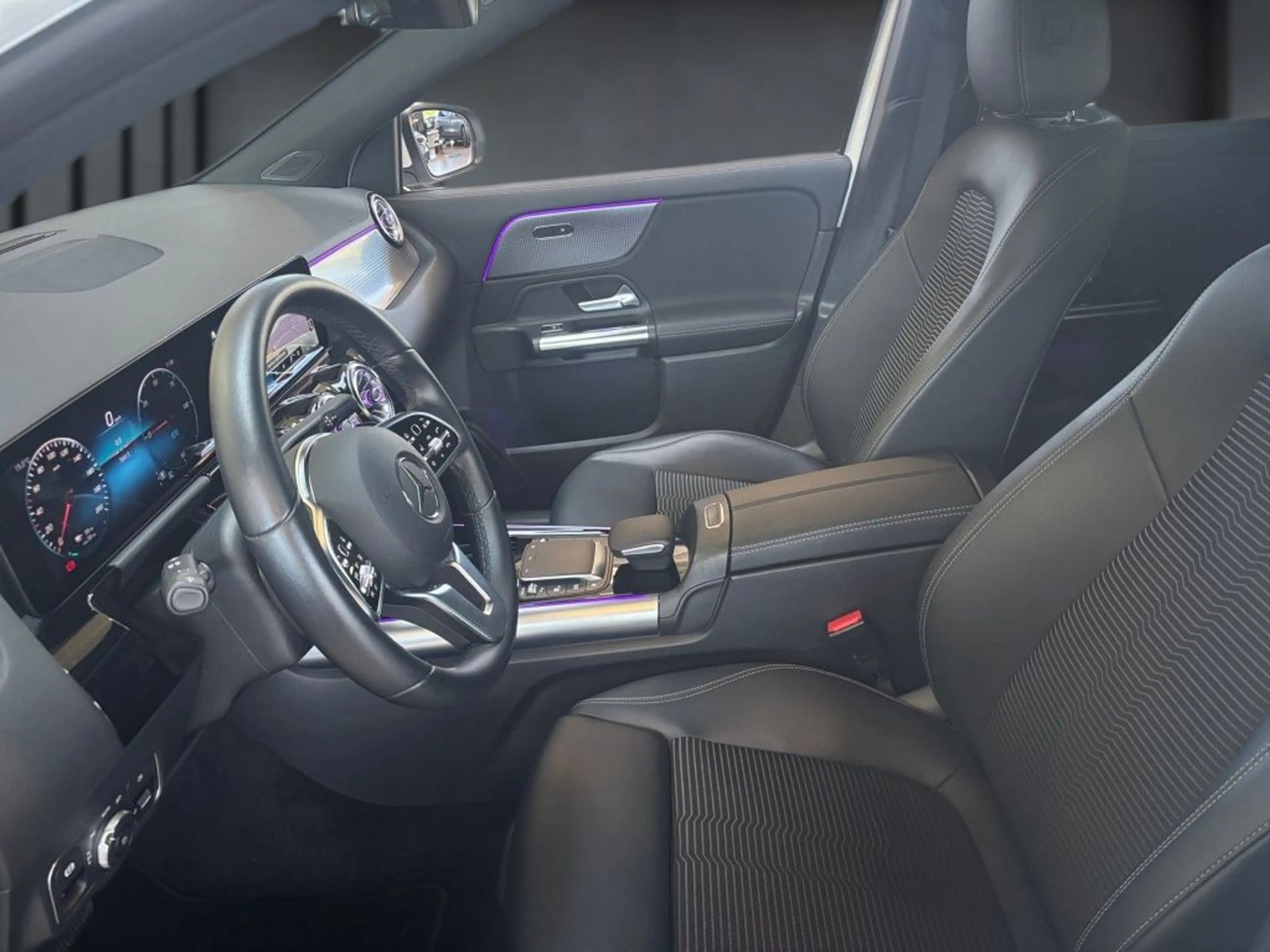 Mercedes-Benz EQA 250 AHK+SHZ+MBUX+AMBIENTE+CARPLAY+KAMERA — photo 7