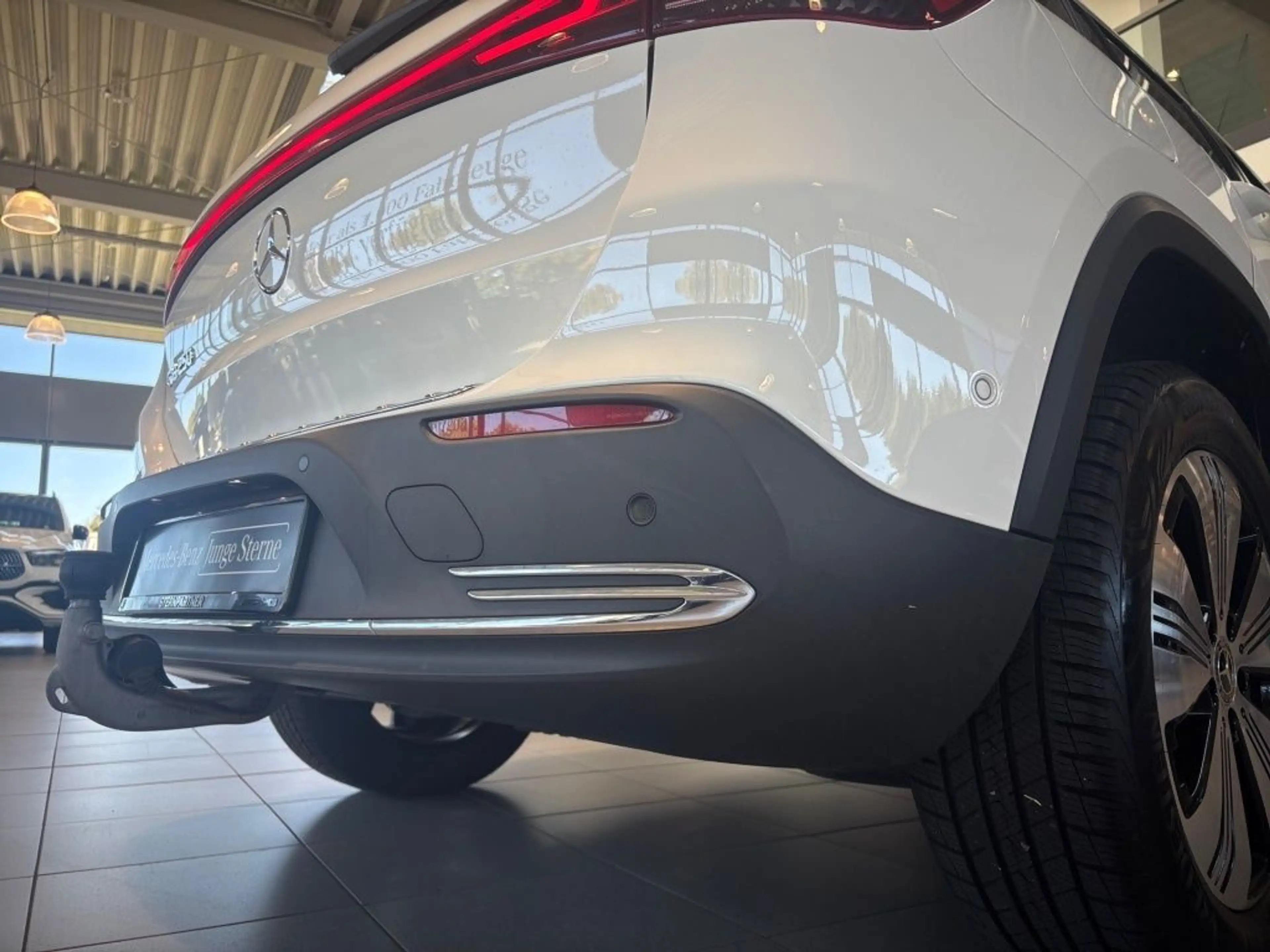 Mercedes-Benz EQA 250 AHK+SHZ+MBUX+AMBIENTE+CARPLAY+KAMERA — photo 12