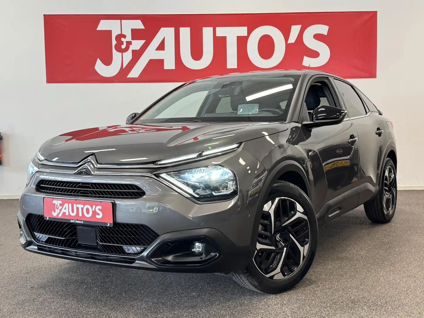 Citroen C4 1.2 Puretech Shine NAVIGATIE/CAMERA, CRUISE, ECC A Grijs - 1