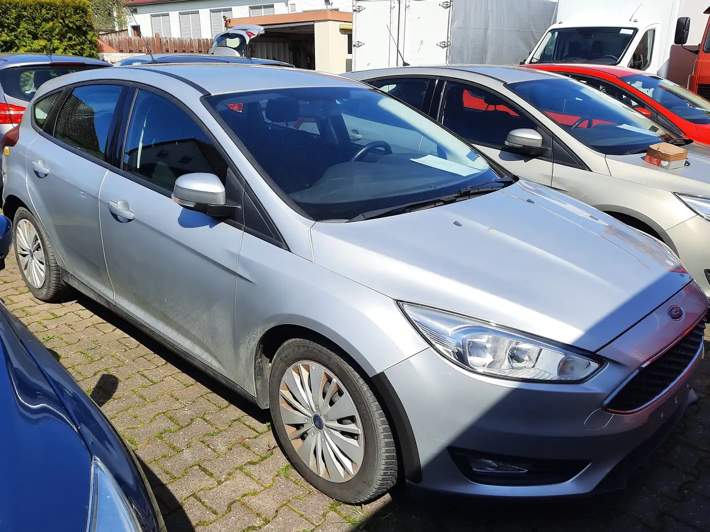 Ford Focus Trend Lim. 1.6 TDCi *1. Hand / PDC / Tempomat* Silber - 2