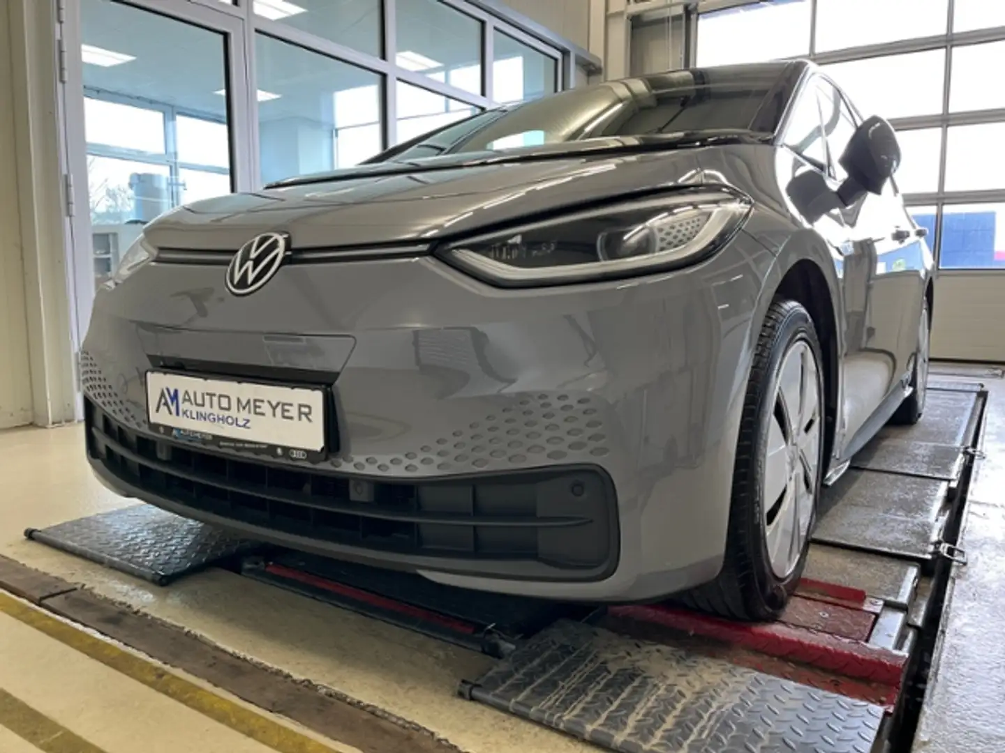 Volkswagen ID.3 Pro Family Wärmepumpe Pano IQ.Light Kamera ACC Grau - 2