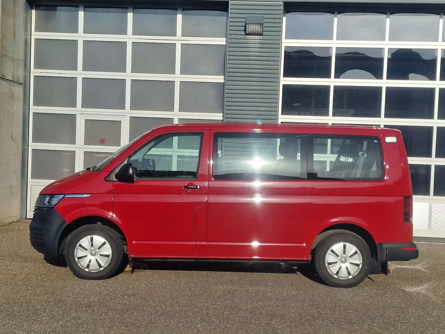 Volkswagen T6 Transporter T6.1 Transporter Caravelle Trendlind Klimaautoma Rouge - 2