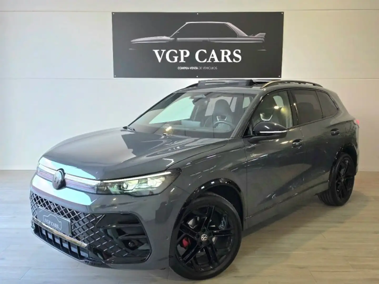 Volkswagen Tiguan 1.5 eTSI 150 48V R-Line 5p DSG7 Gris - 1