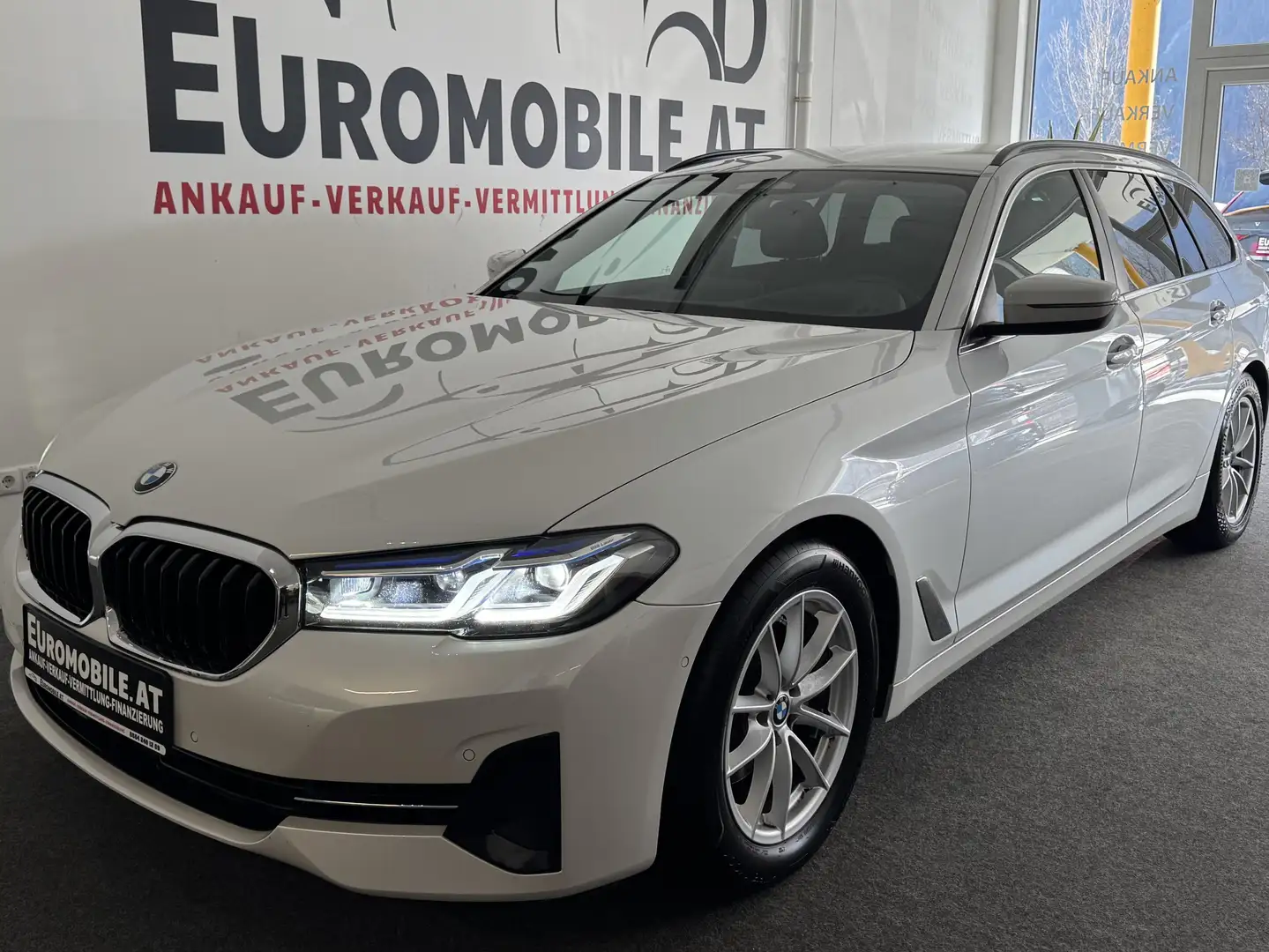 BMW 520 d xDrive *RFK*AHK*LASER*Innovations-P.*Voll-Leder* Weiß - 1