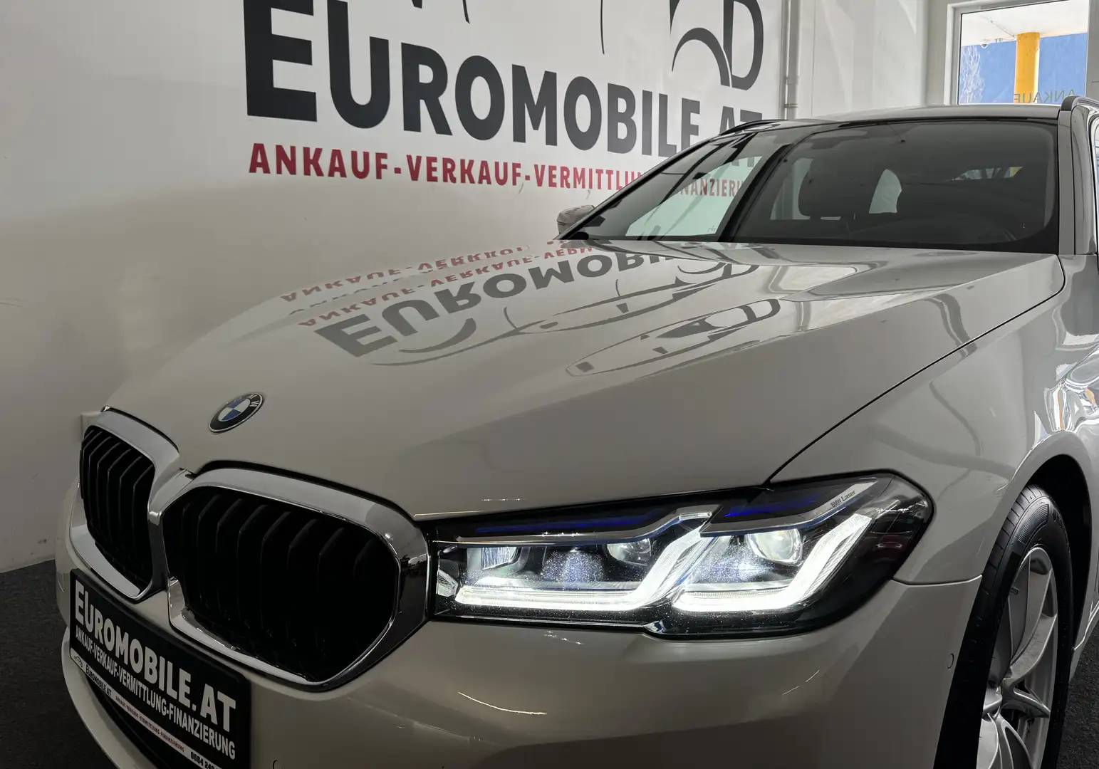 BMW 520 d xDrive *RFK*AHK*LASER*Innovations-P.*Voll-Leder* Weiß - 2