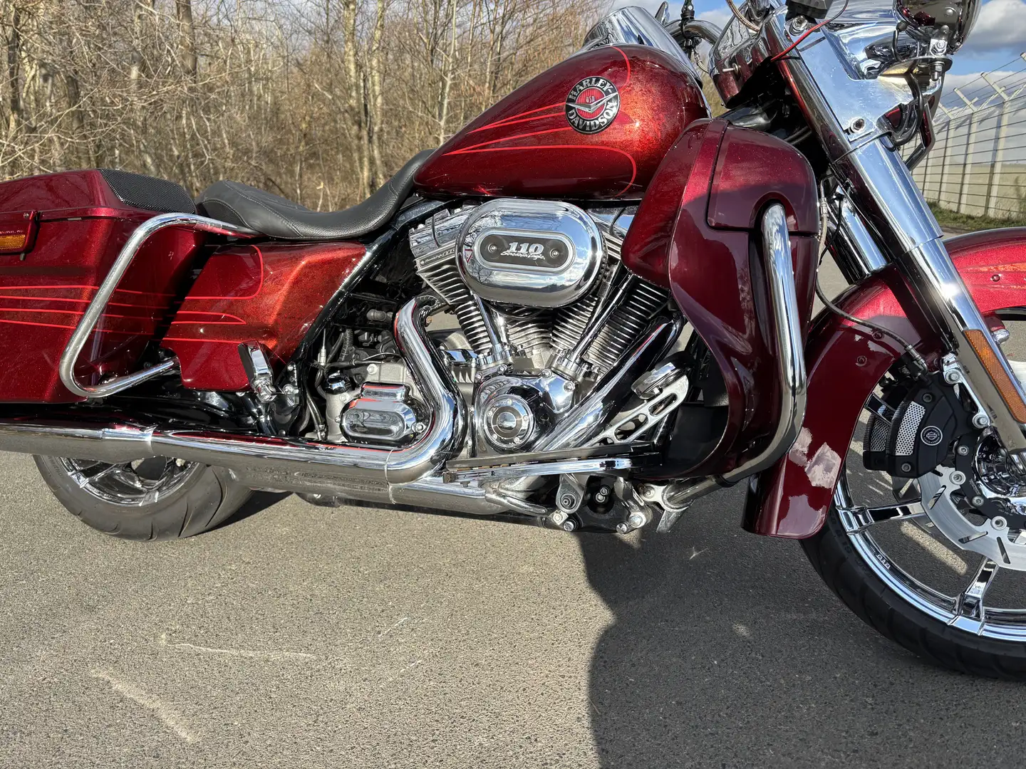Harley-Davidson Road King CVO Roşu - 1