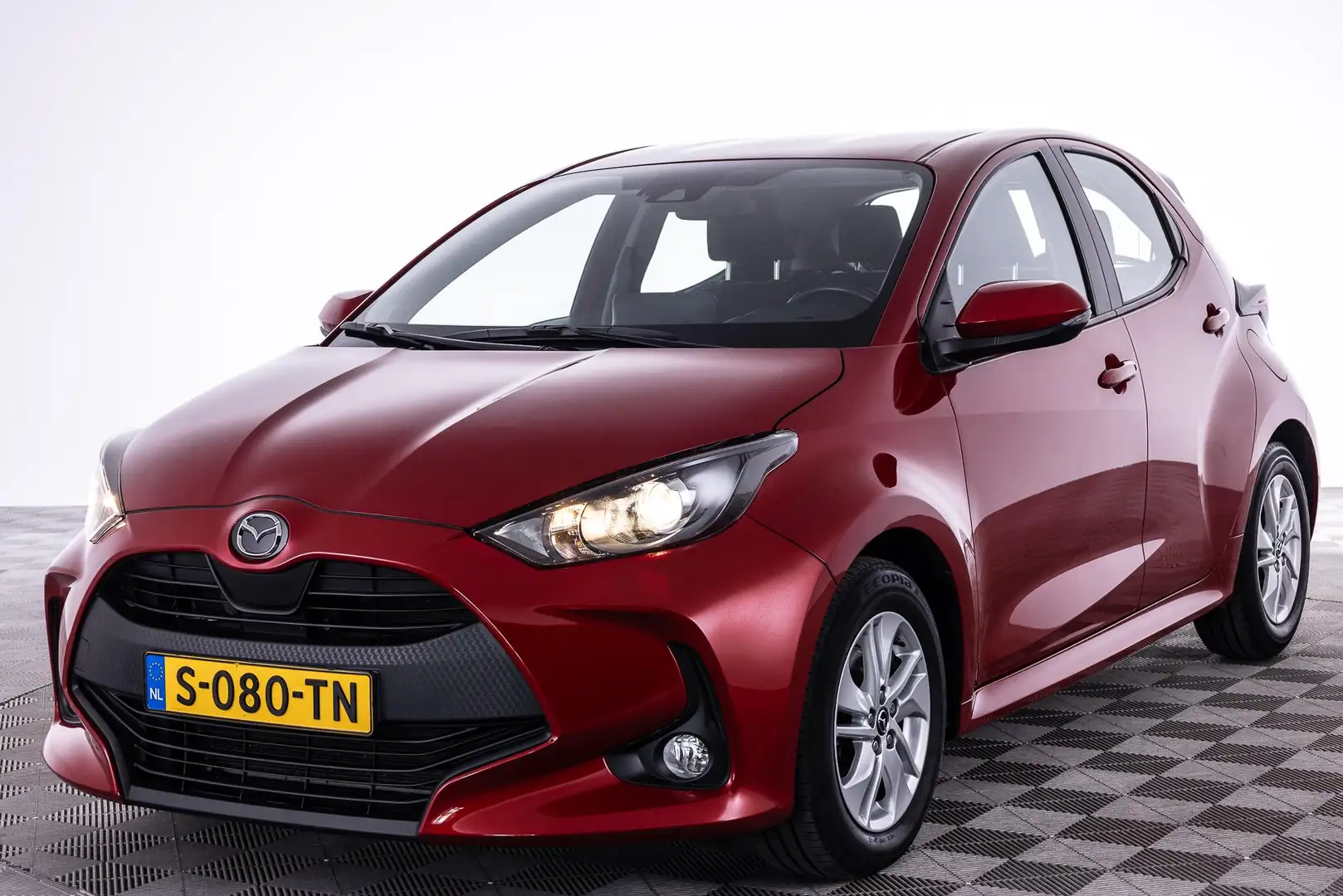 Mazda 2 Hybrid 1.5 Agile | AUTOMAAT | APPLE CARPLAY | ACHT Rood - 2