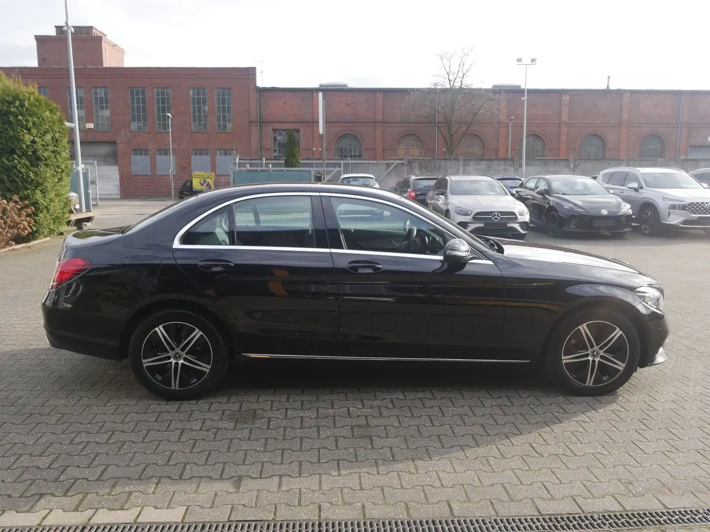 Mercedes-Benz C 300 d Limousine 4Matic Avantgarde Business+ Schwarz - 2