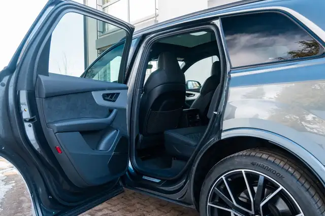 Audi Q7 view 15