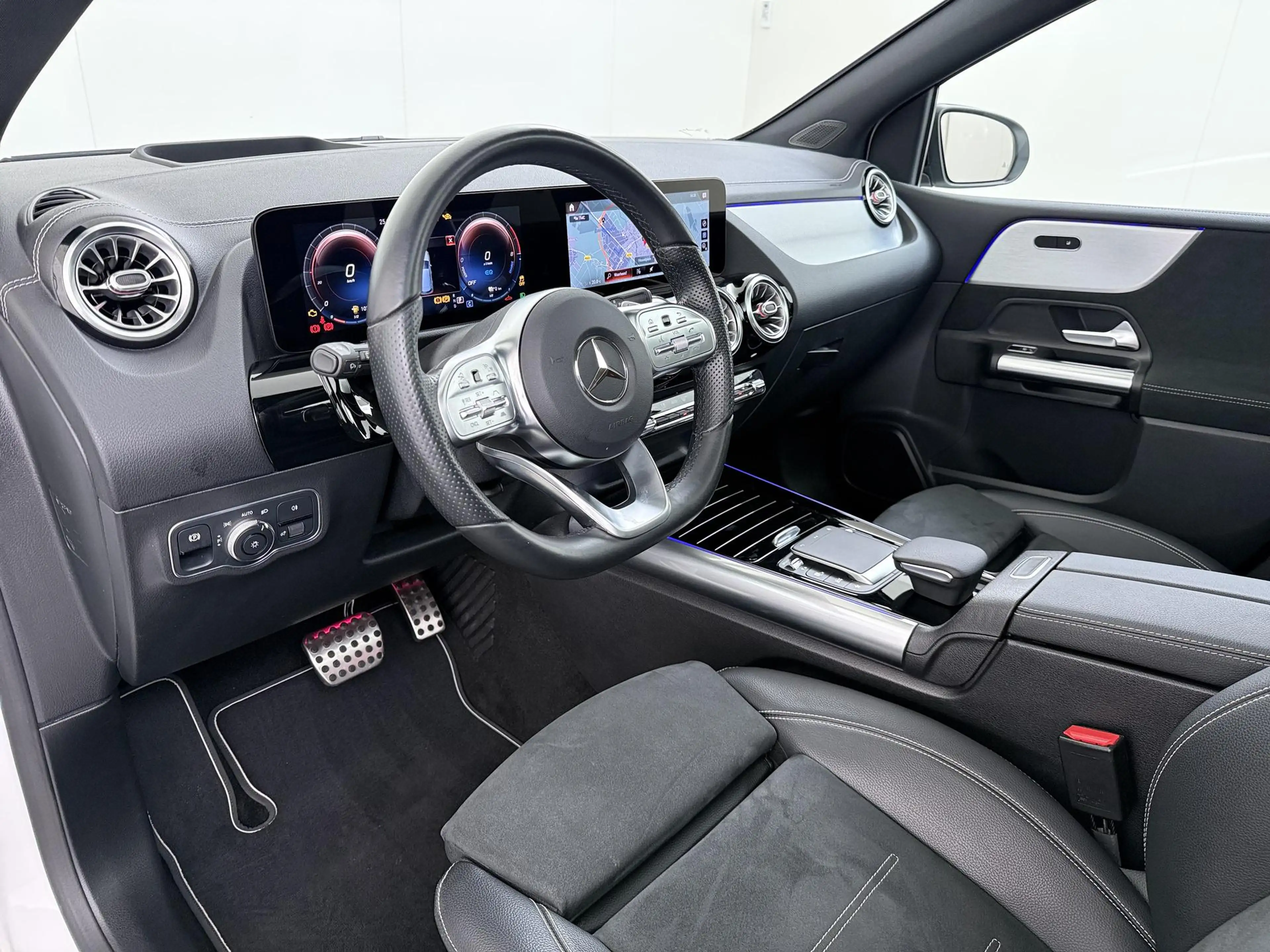 Mercedes-Benz B 250 e Business Solution AMG Limited VAN: 30.900,- VOOR — photo 17