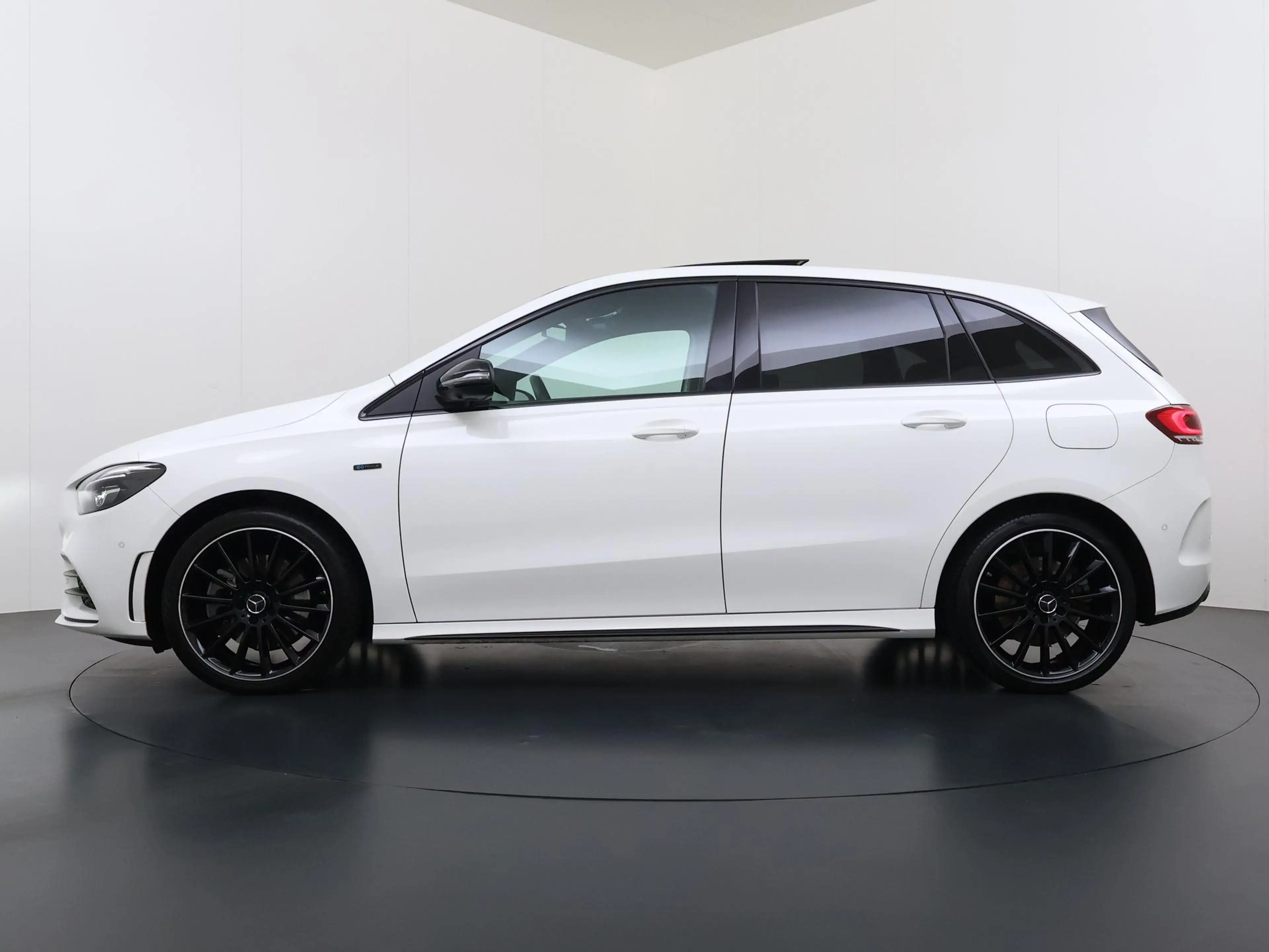 Mercedes-Benz B 250 e Business Solution AMG Limited VAN: 30.900,- VOOR — photo 5