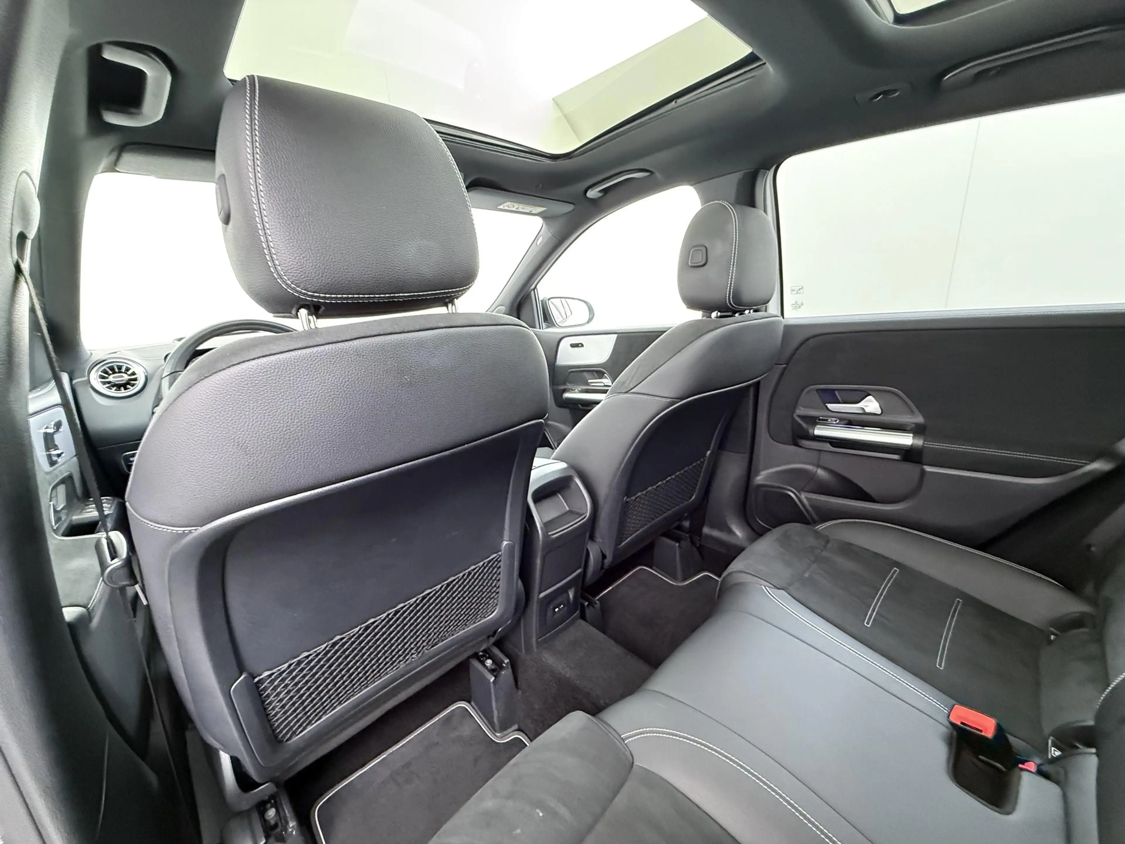 Mercedes-Benz B 250 e Business Solution AMG Limited VAN: 30.900,- VOOR — photo 23