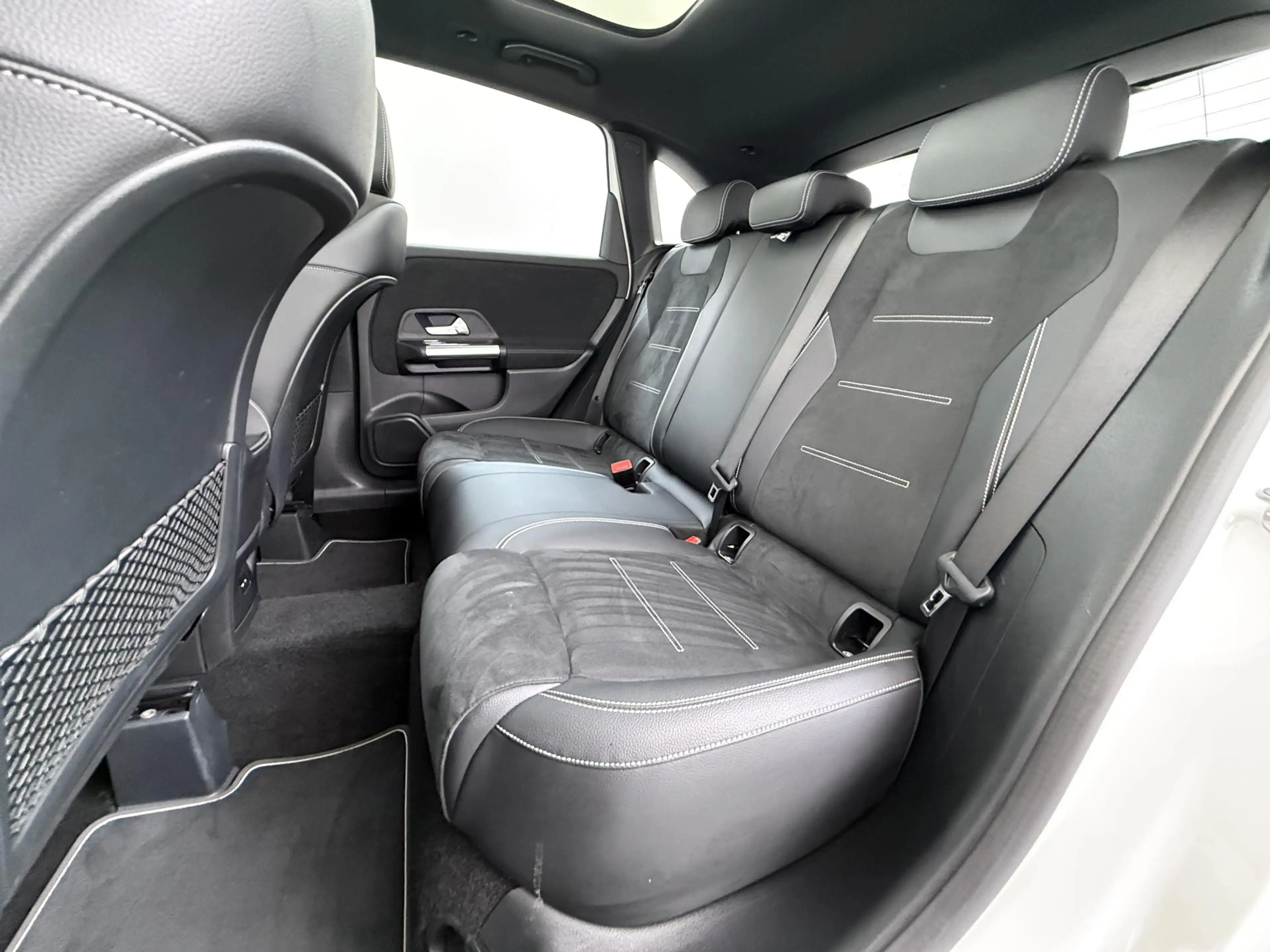 Mercedes-Benz B 250 e Business Solution AMG Limited VAN: 30.900,- VOOR — photo 24