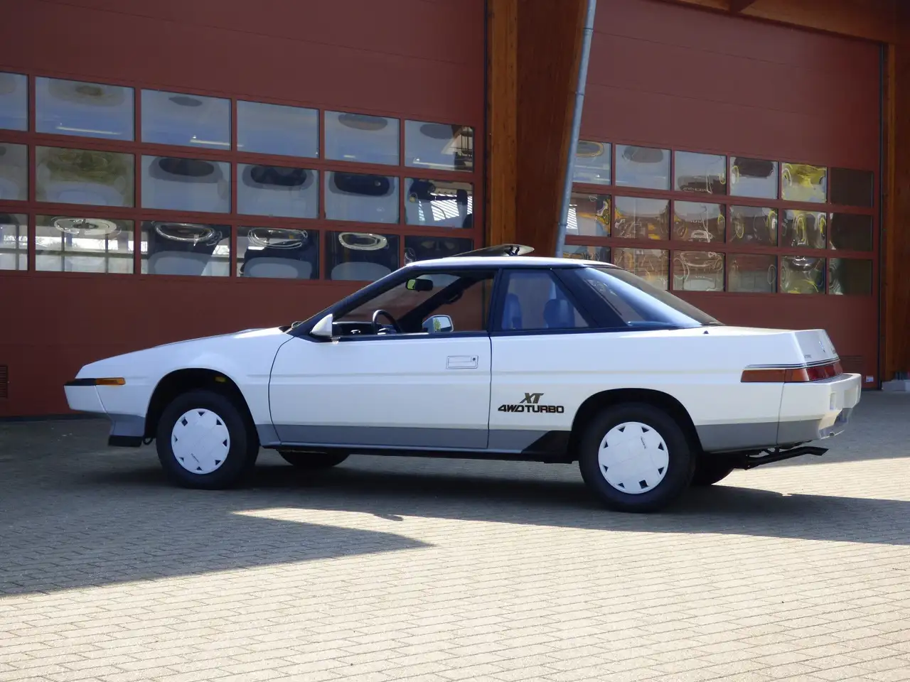 Subaru XT 1.8 Turbo 4WD Automaat | First Owner | Original &, foto 3