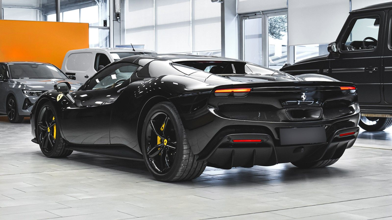Ferrari 296 GTS 3.0 V6 Plug-in Hybrid F1 DCT — photo 6