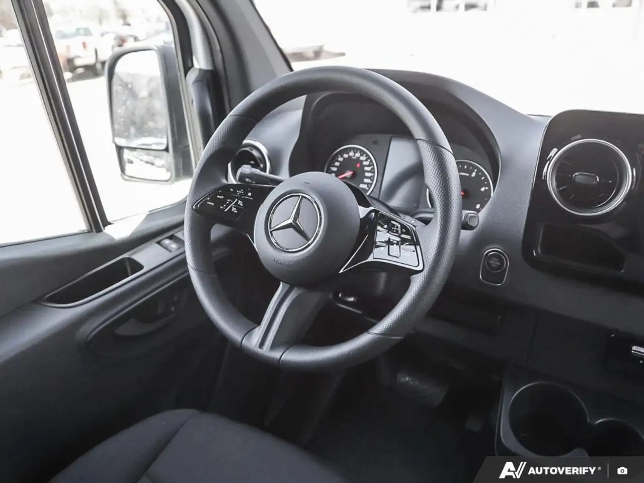 Mercedes-Benz Sprinter снимка Mercedes-Benz Sprinter