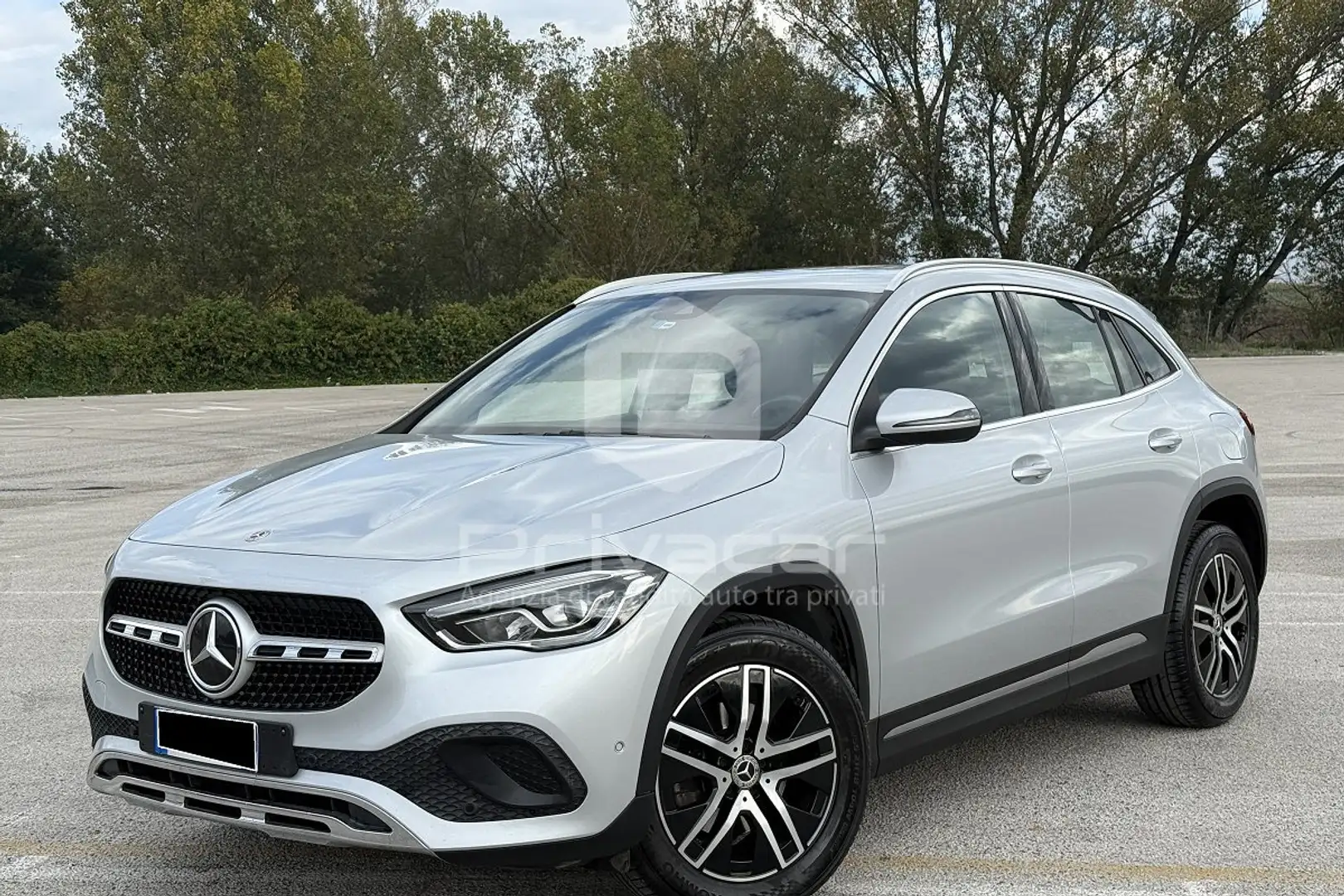Mercedes-Benz GLA 200 GLA 200 d Automatic Sport Plus Silber - 1