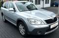 Skoda Octavia 2.0 TDI Combi Scout 4X4 Xenon|Klima Silber - thumbnail 1