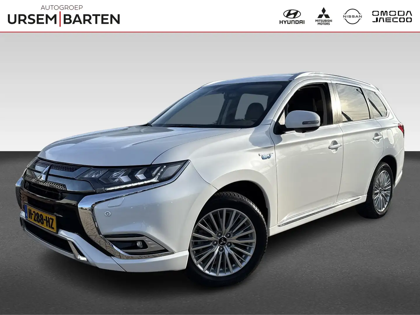 Mitsubishi Outlander 2.4 PHEV Intense+ schuifdak | trekhaak Blanc - 1