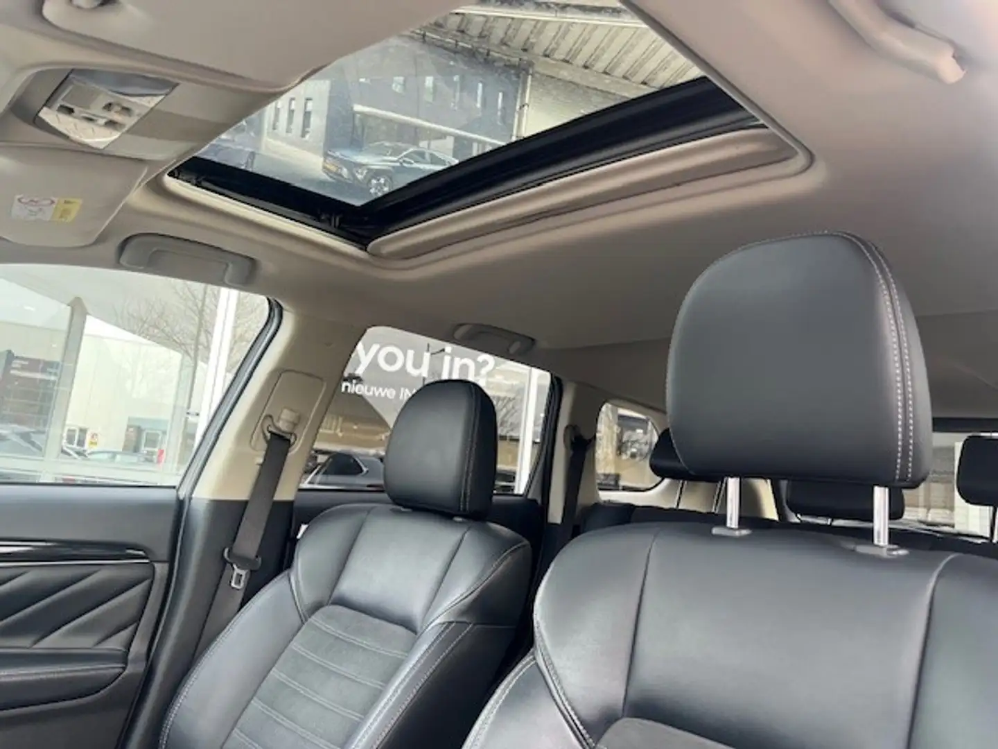 Mitsubishi Outlander 2.4 PHEV Intense+ schuifdak | trekhaak Blanc - 2