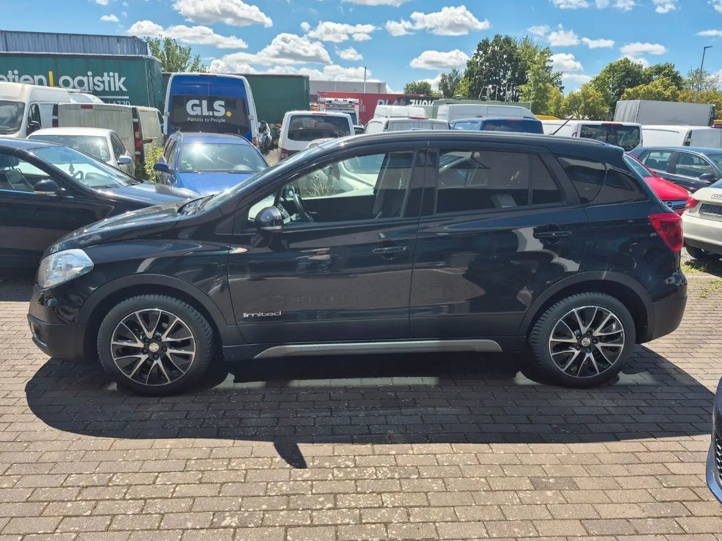 Suzuki SX4 S-Cross Limited crna - 1