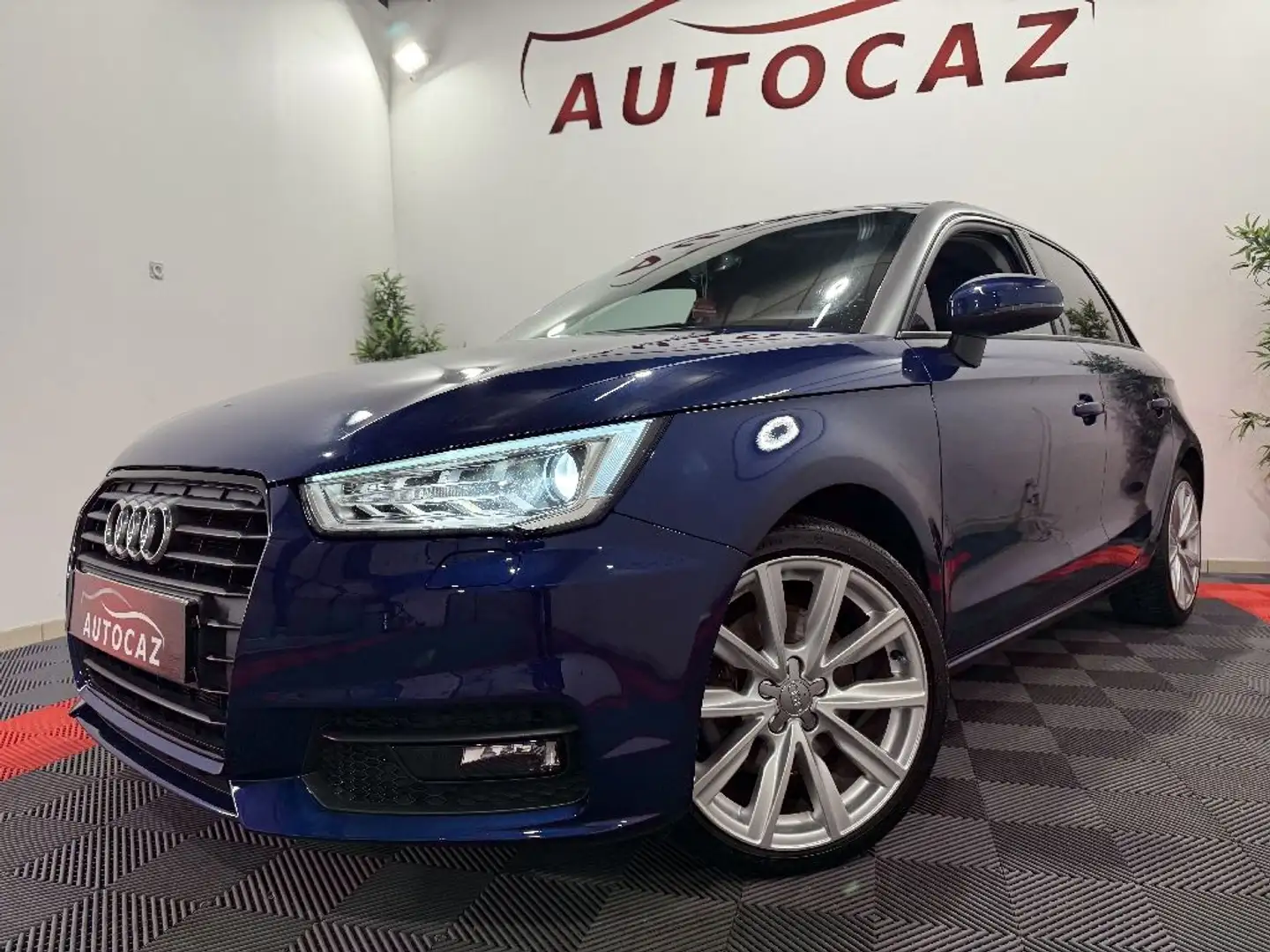 Audi A1 1.6 TDI 116 Ambition Luxe Bleu - 2
