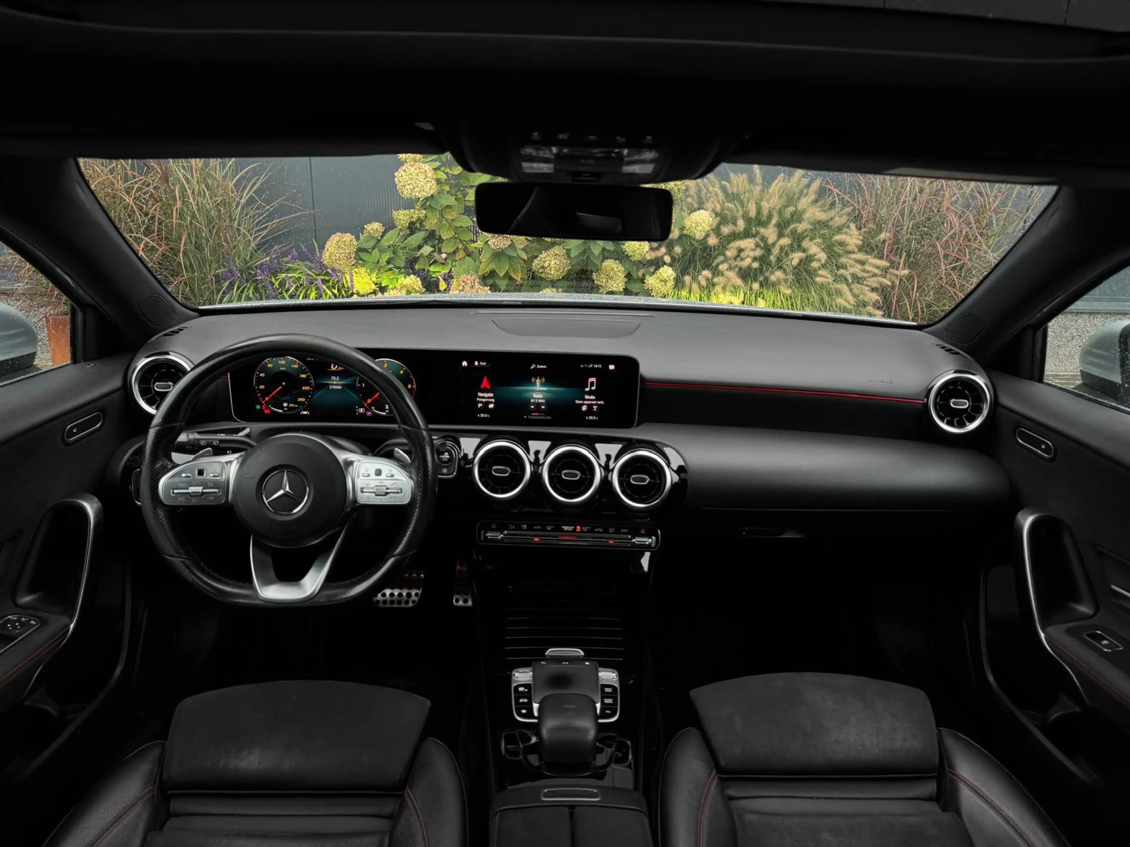 Mercedes-Benz A 180 d Business Solution AMG BTW/BPM PANO|LEDER|CR CONT — photo 2