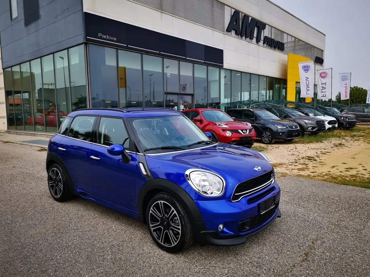 MINI Cooper SD Countryman MINI AUTOM. 2.0 JCW 18'' John Cooper Works INT+EST Blu/Azzurro - 1