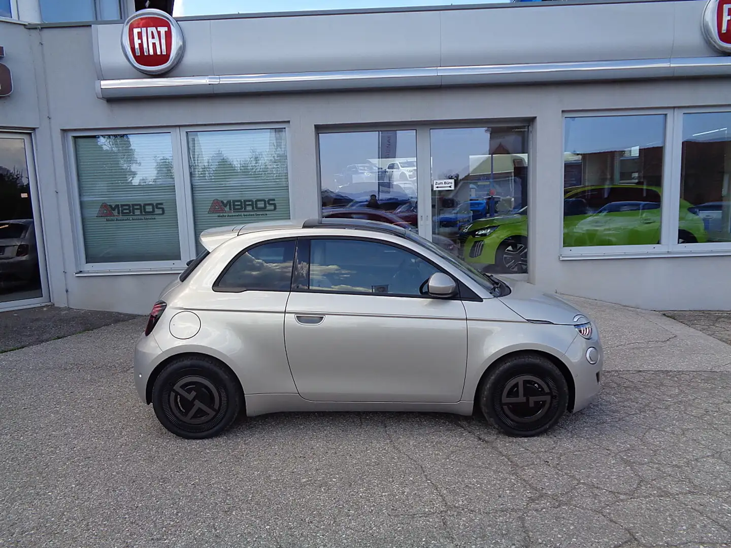 Fiat 500e 500 Elektro 42 kWh Giorgio Armani Beige - 2
