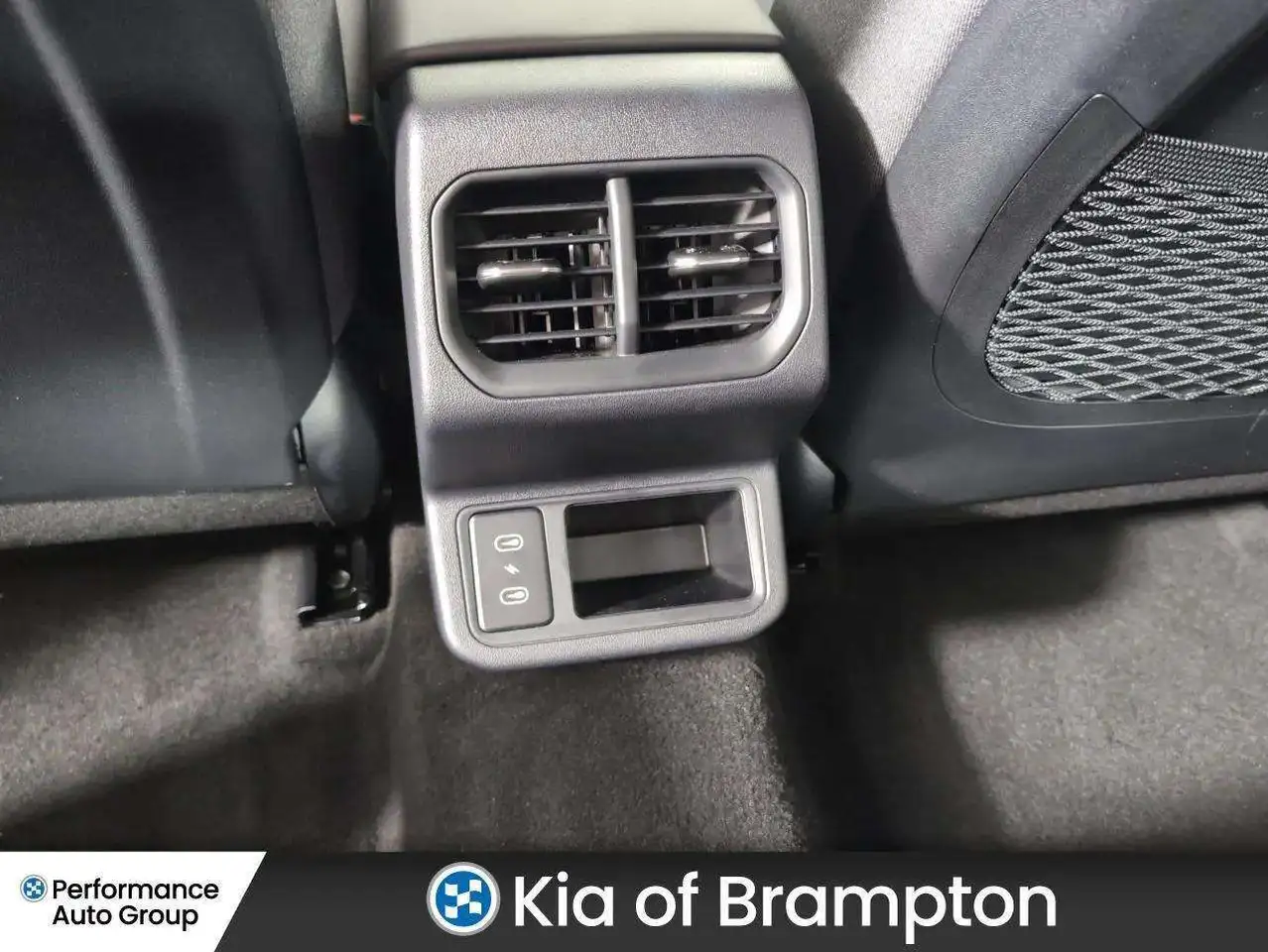 Kia K4 снимка Kia K4